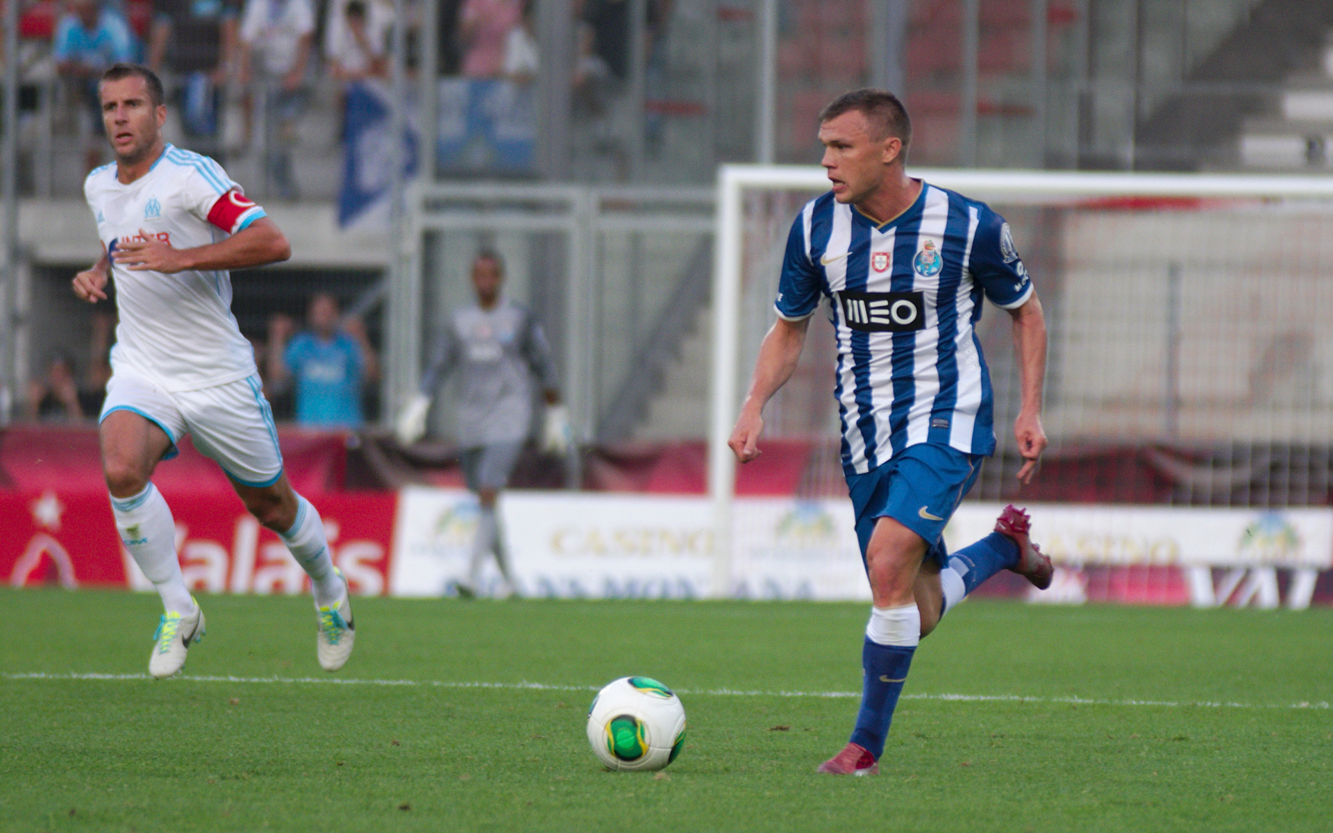 Полузащитник Порту Марат Измайлов