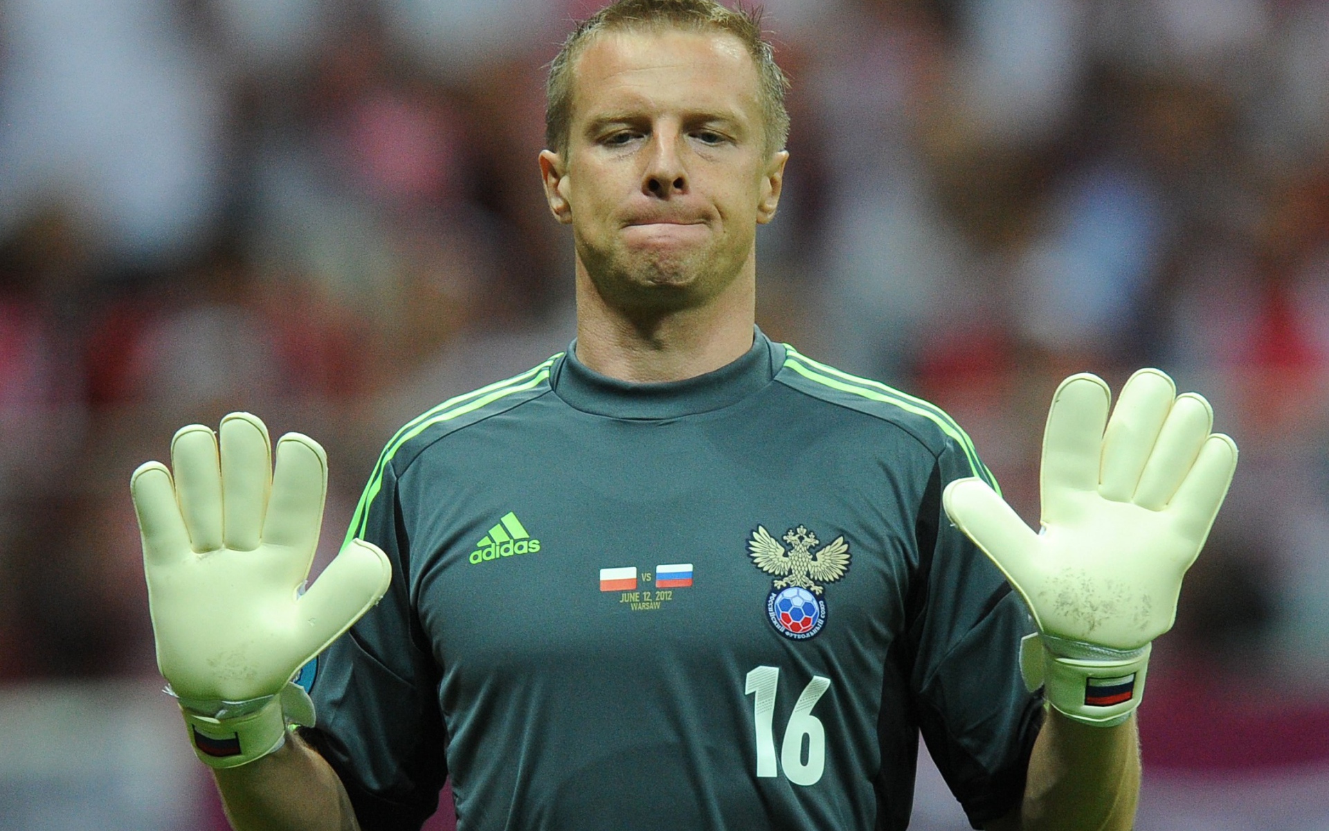 Блистательный вратарь Российской сборной Вячеслав Малафеев