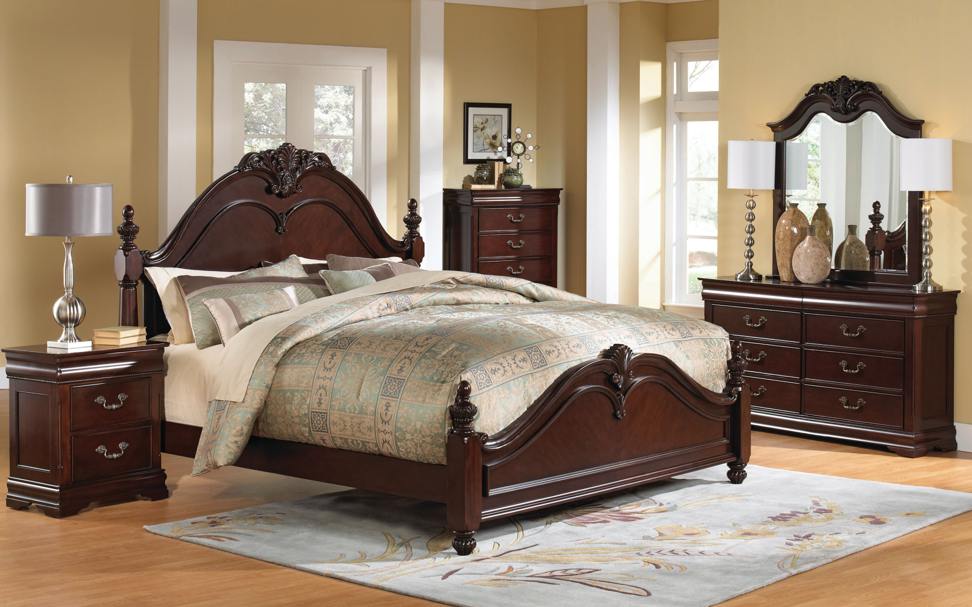 Пышная кровать в спальне