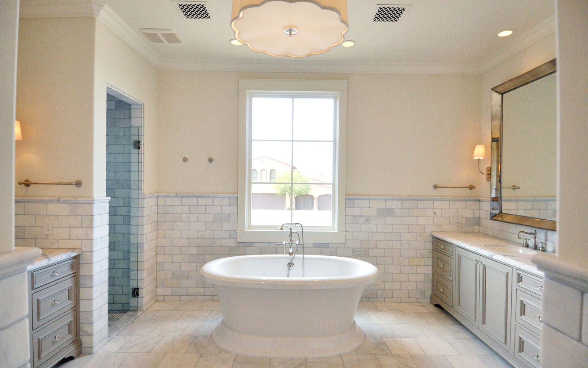 Белая ванная