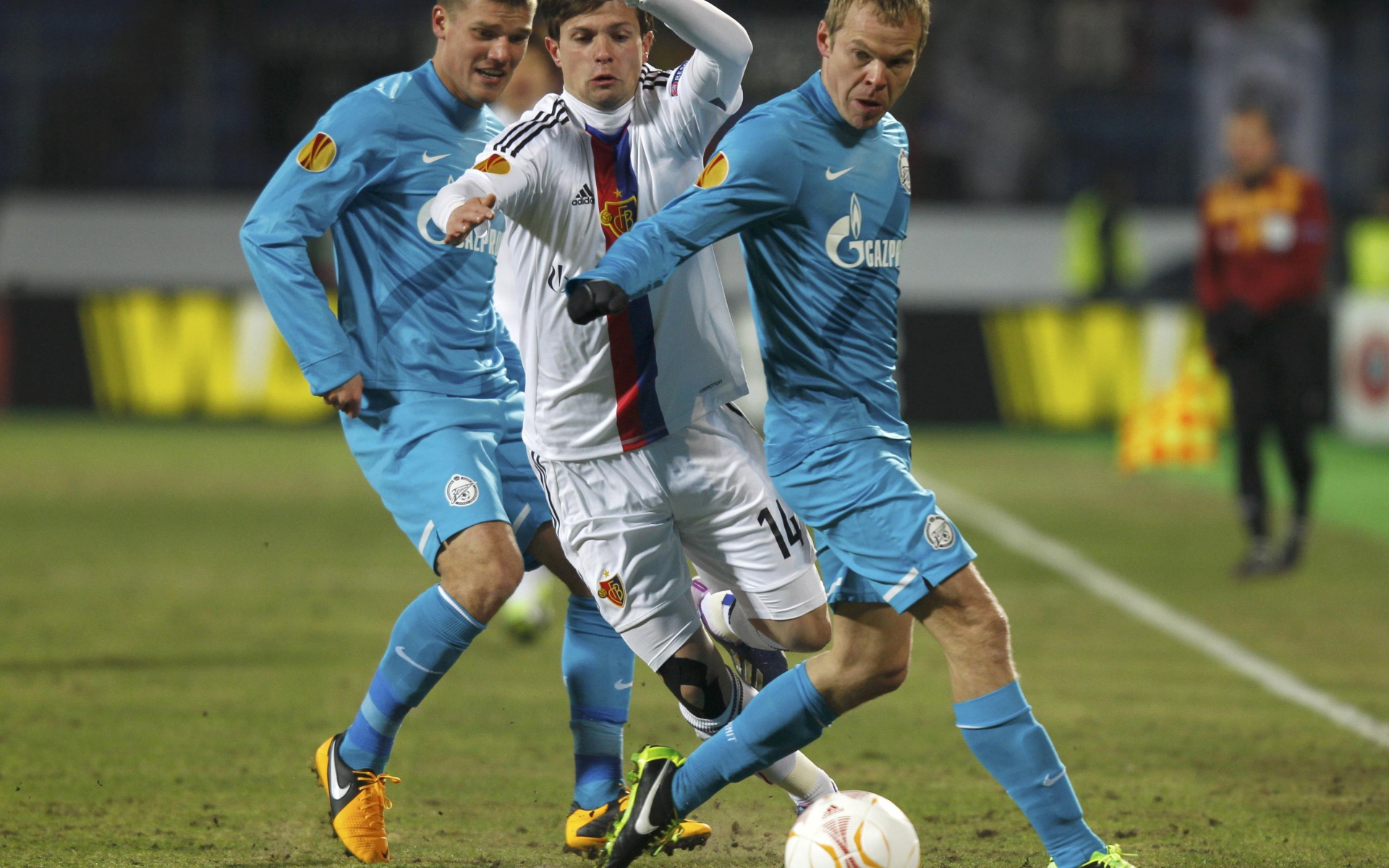 Zenit defender Alexander Anyukov at work