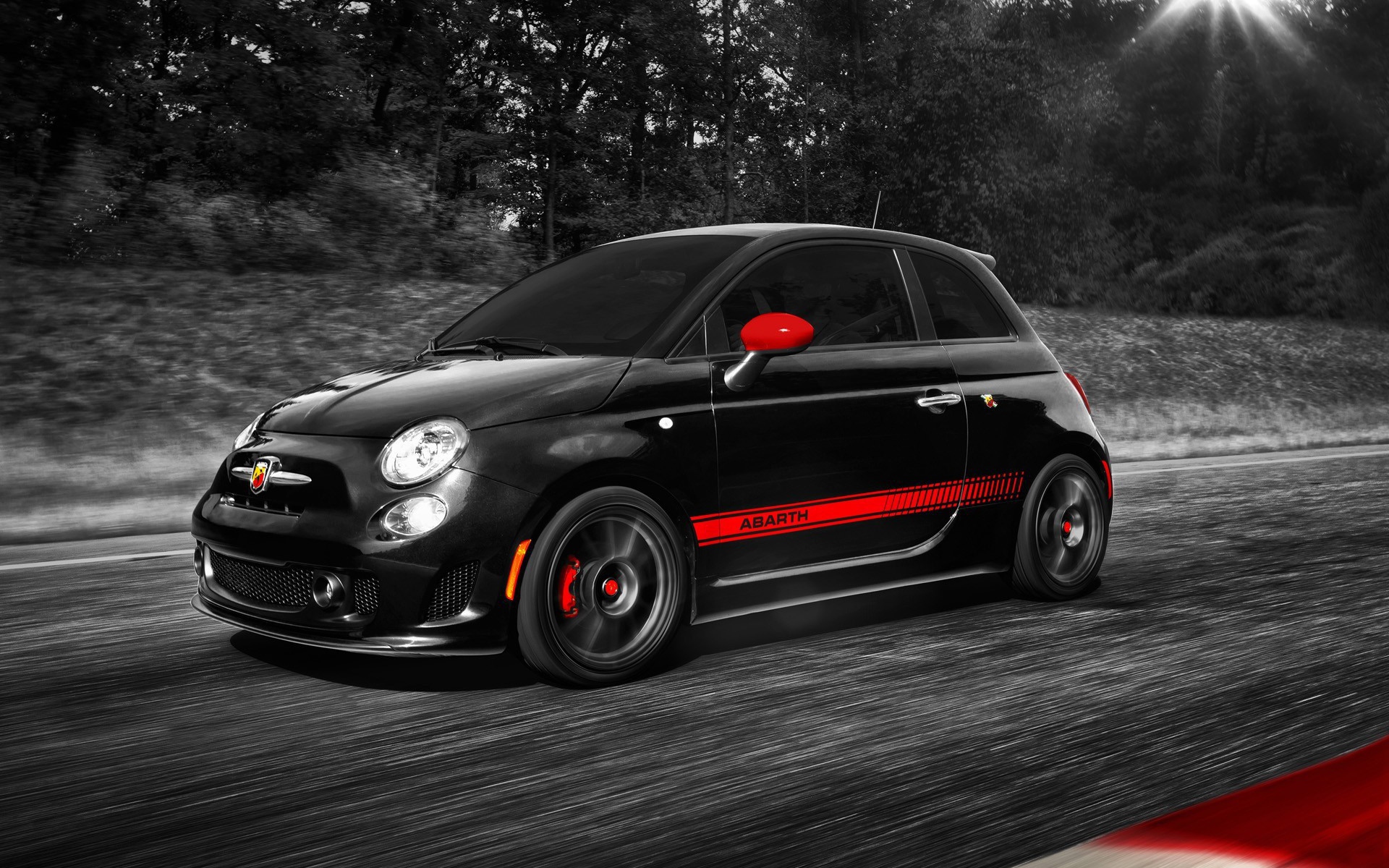 Черный Fiat 500 Abarth