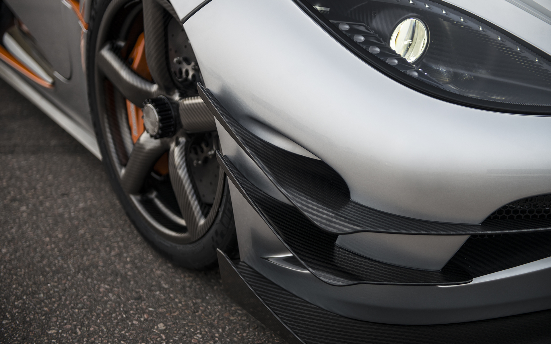 Фара автомобиля Koenigsegg Agera