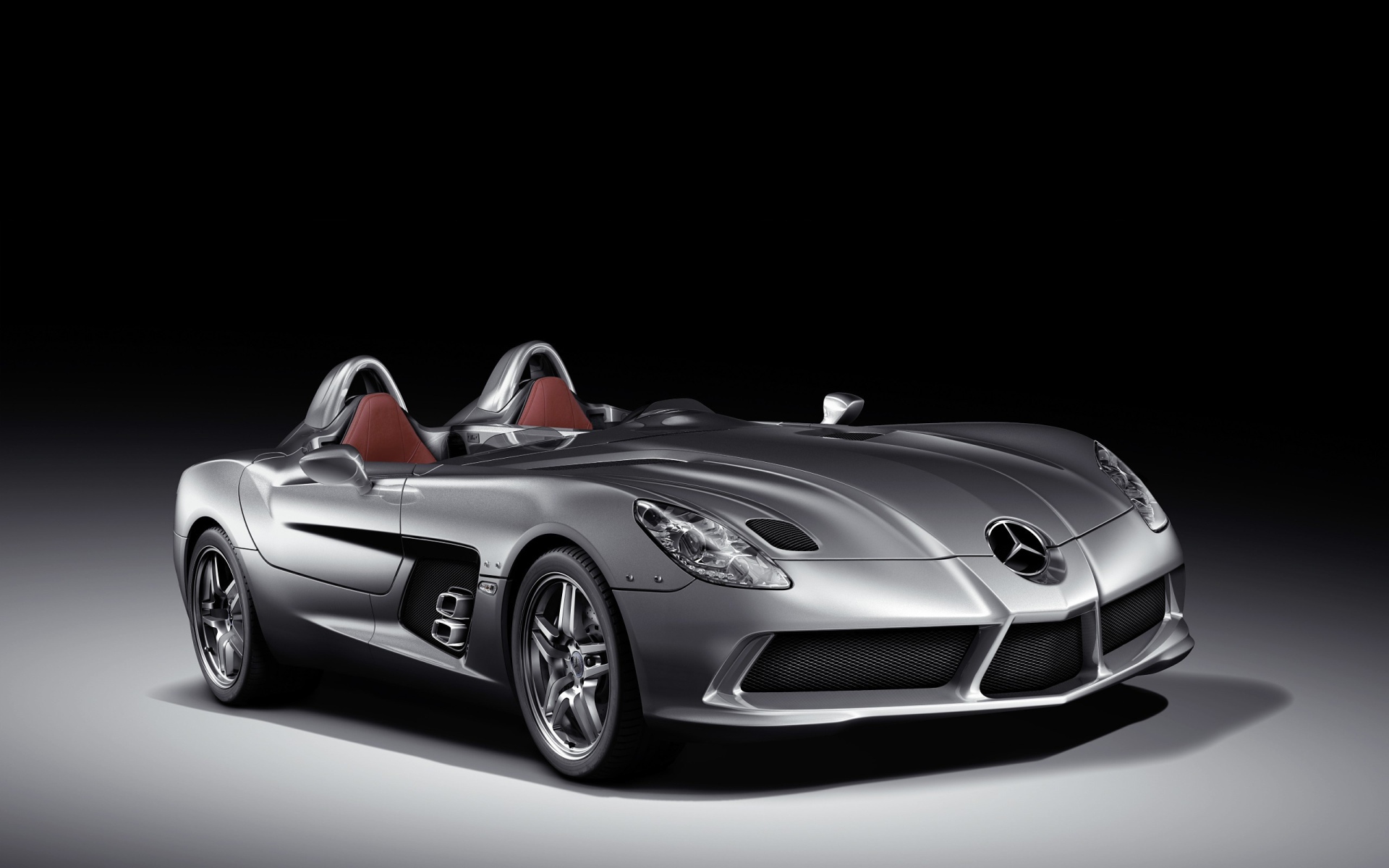 Необычный автомобиль Mercedes-Benz SLR Stirling Moss
