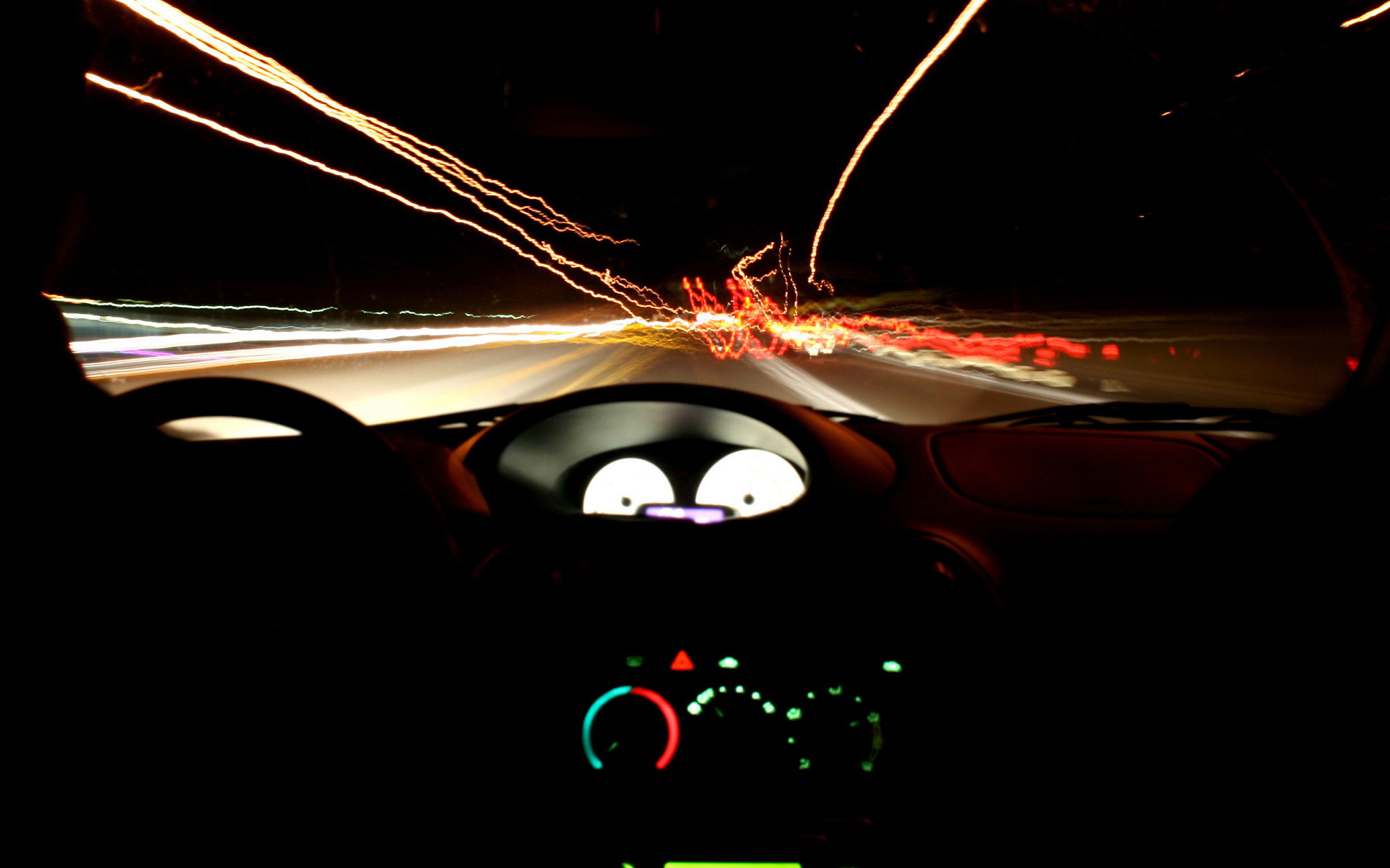 Ночной вид из кабины автомобиля