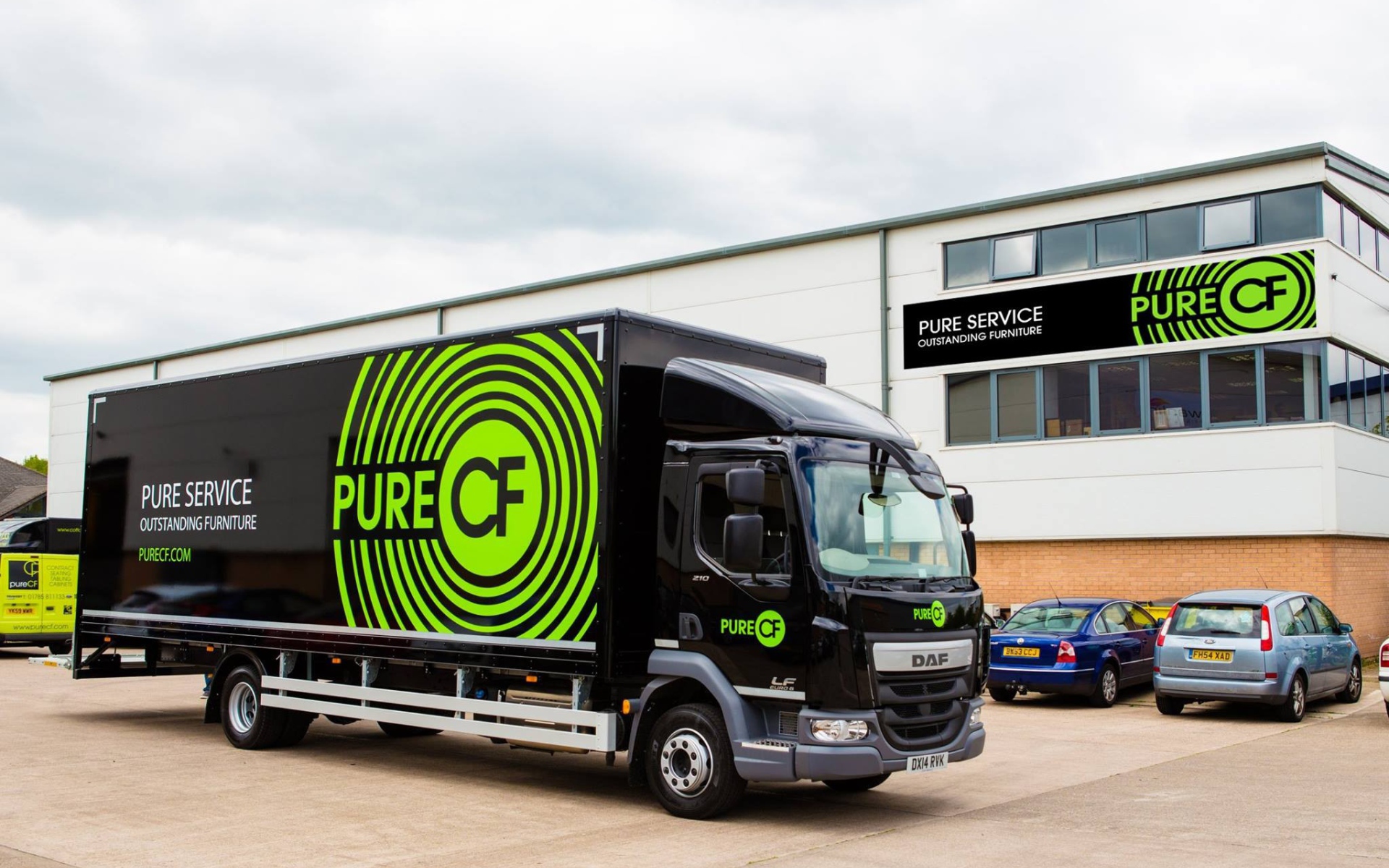 Фирменный тягач ДАФ