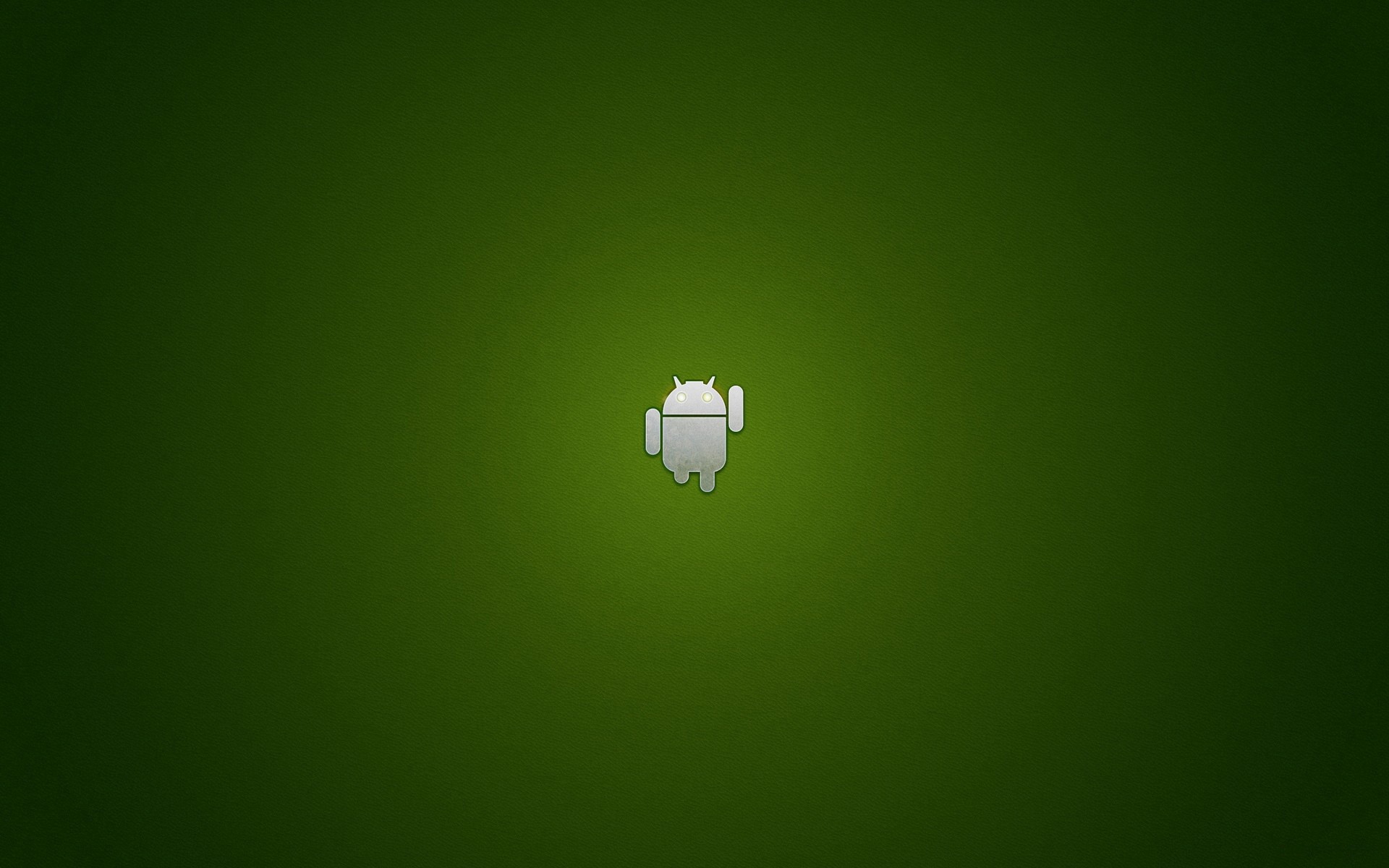 Серый андроид на зеленом фоне