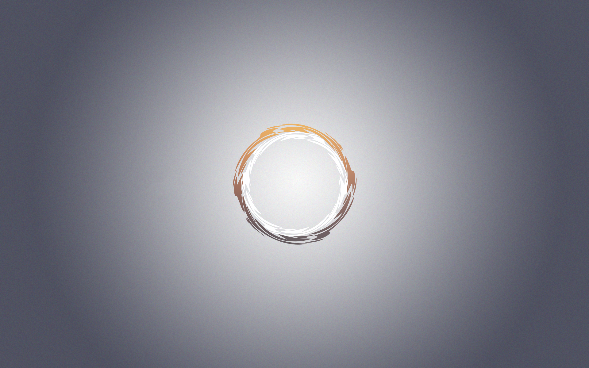 Кольцо на сером фоне