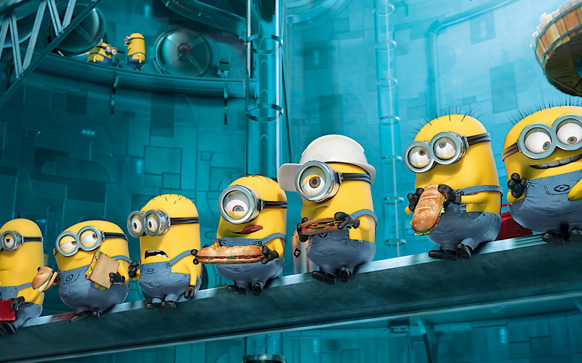 Миньоны обедают на стройке