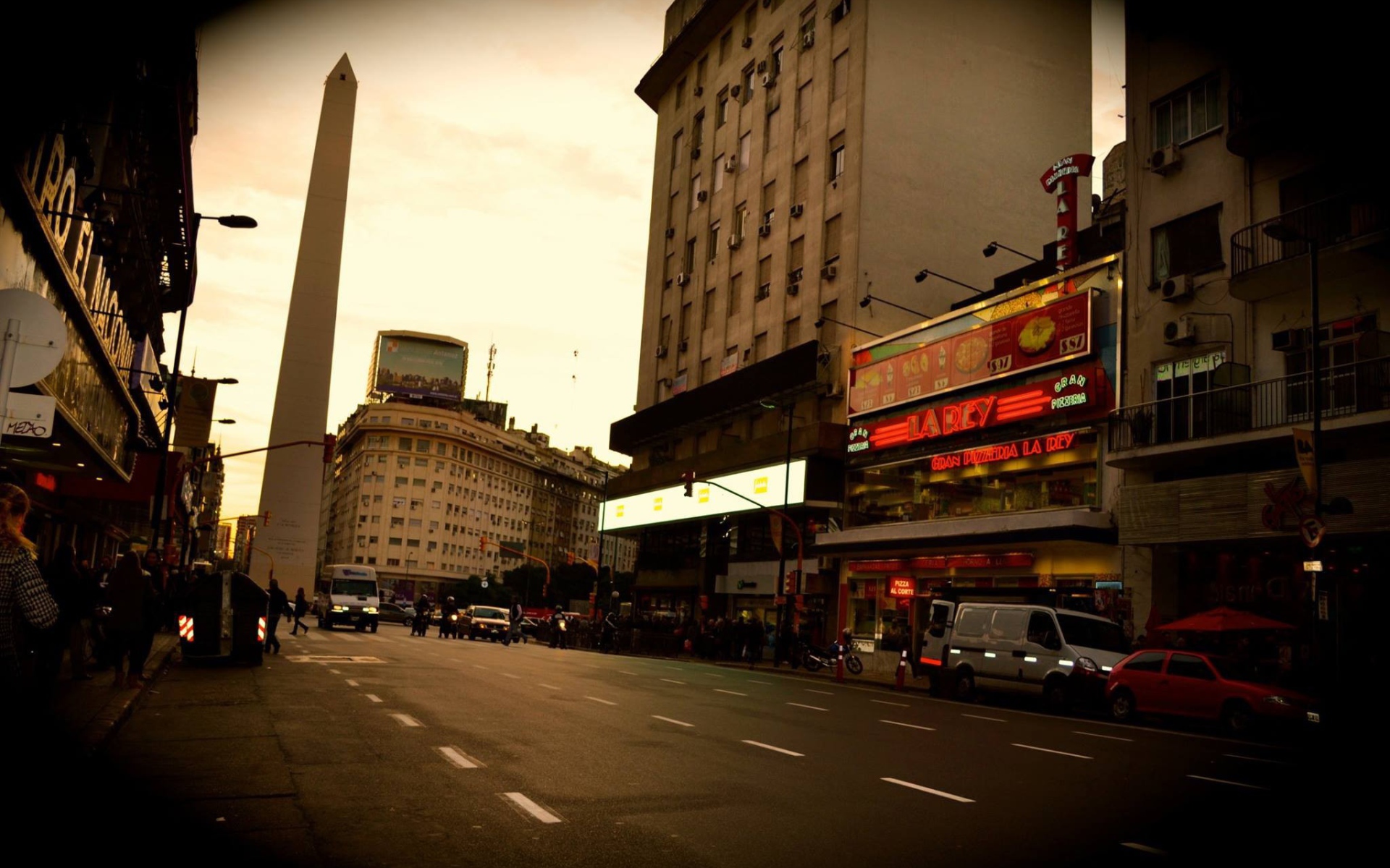 Городская улица Буэнос-Айреса