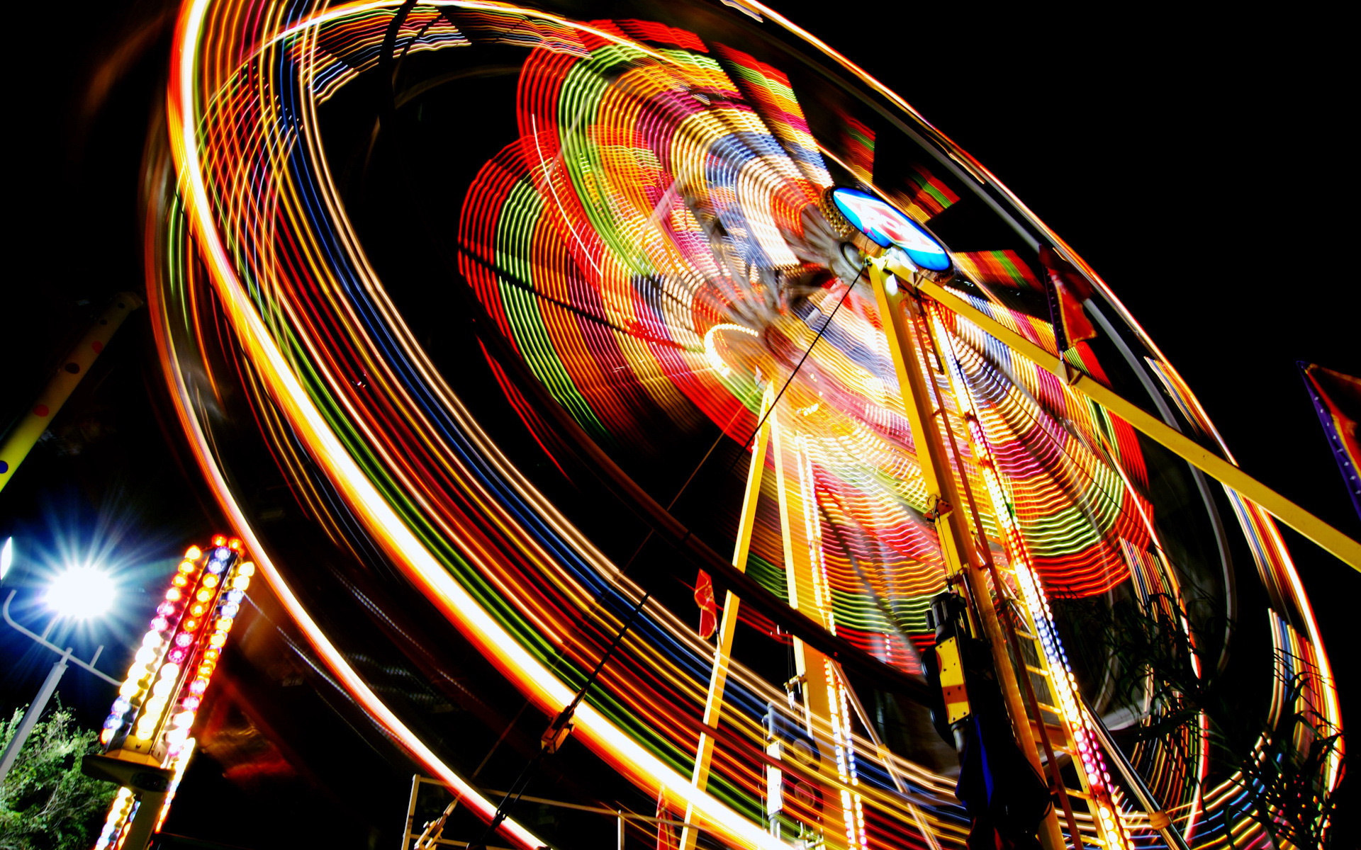 Колесо обозрения ночью