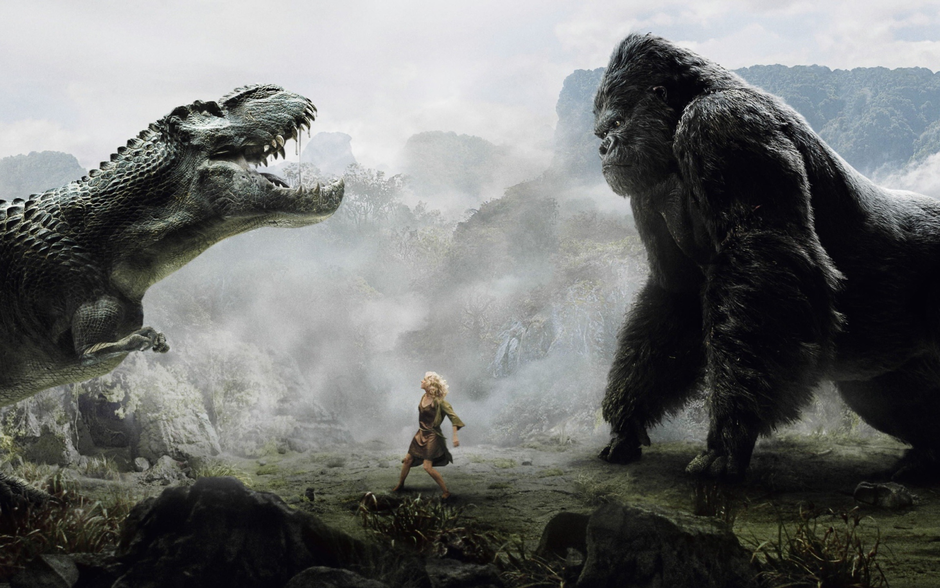 Девушка между динозавром и исполинской гориллой