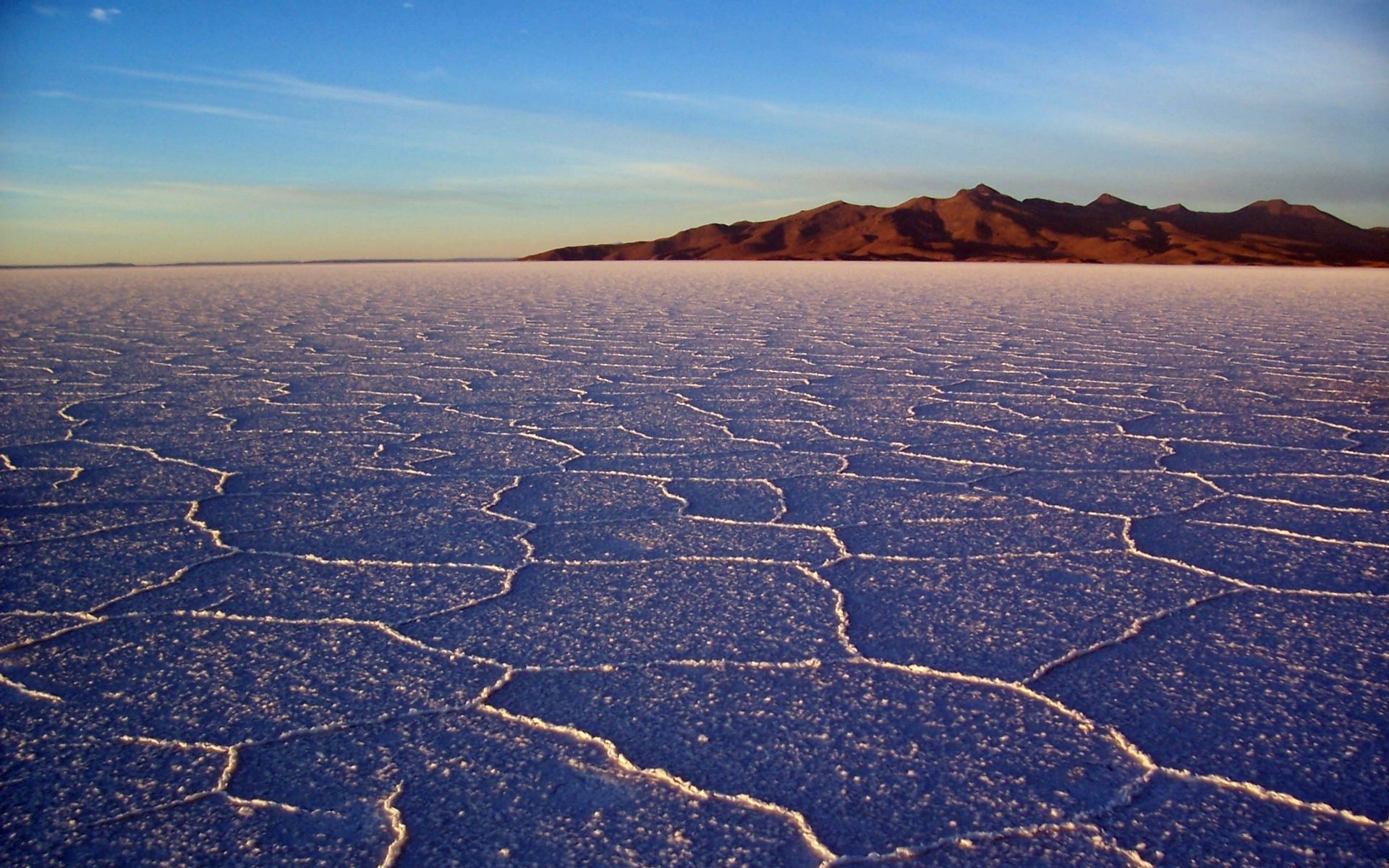 Белая солончаковая пустыня