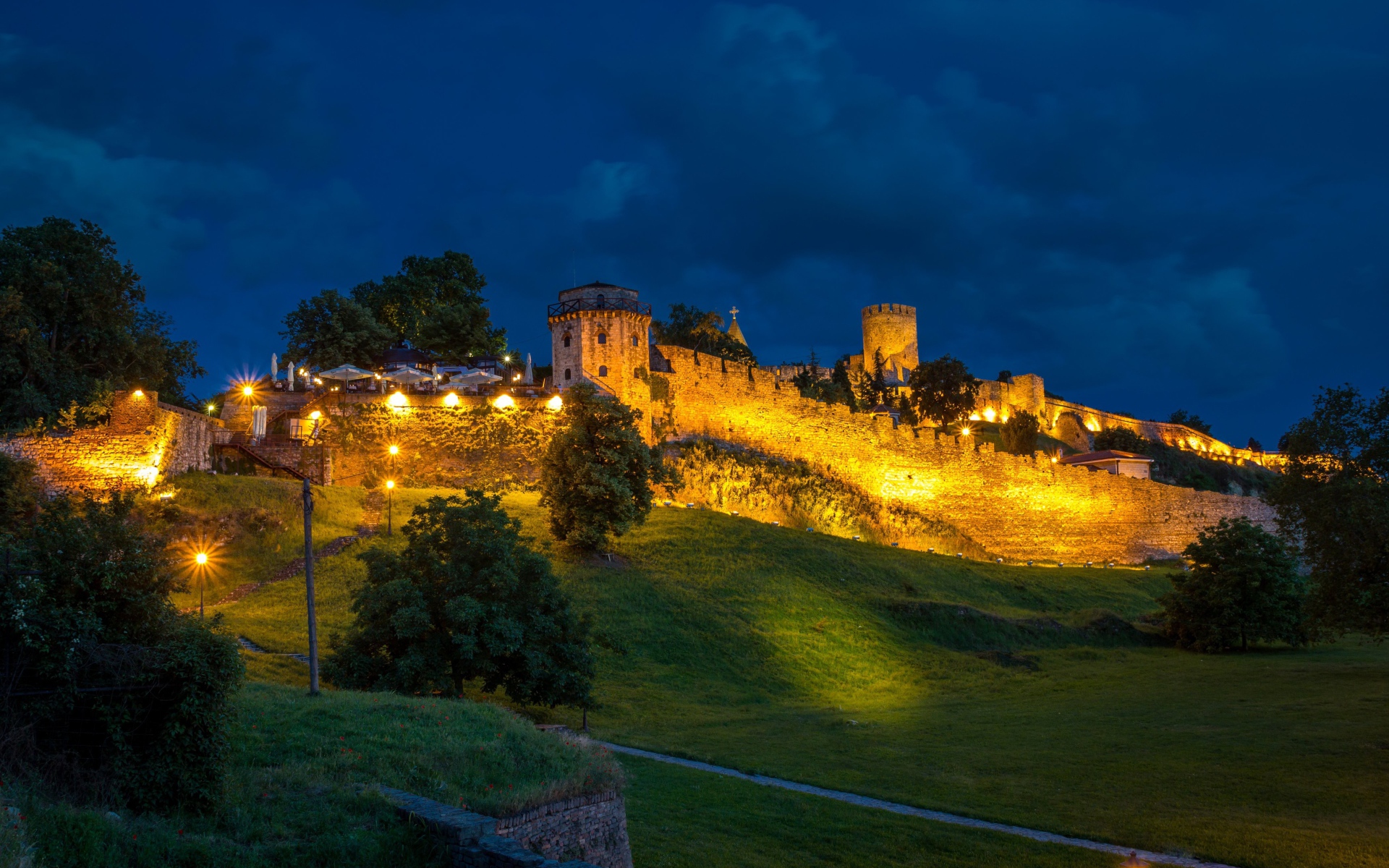 Ночной замок в Белграде, Сербия