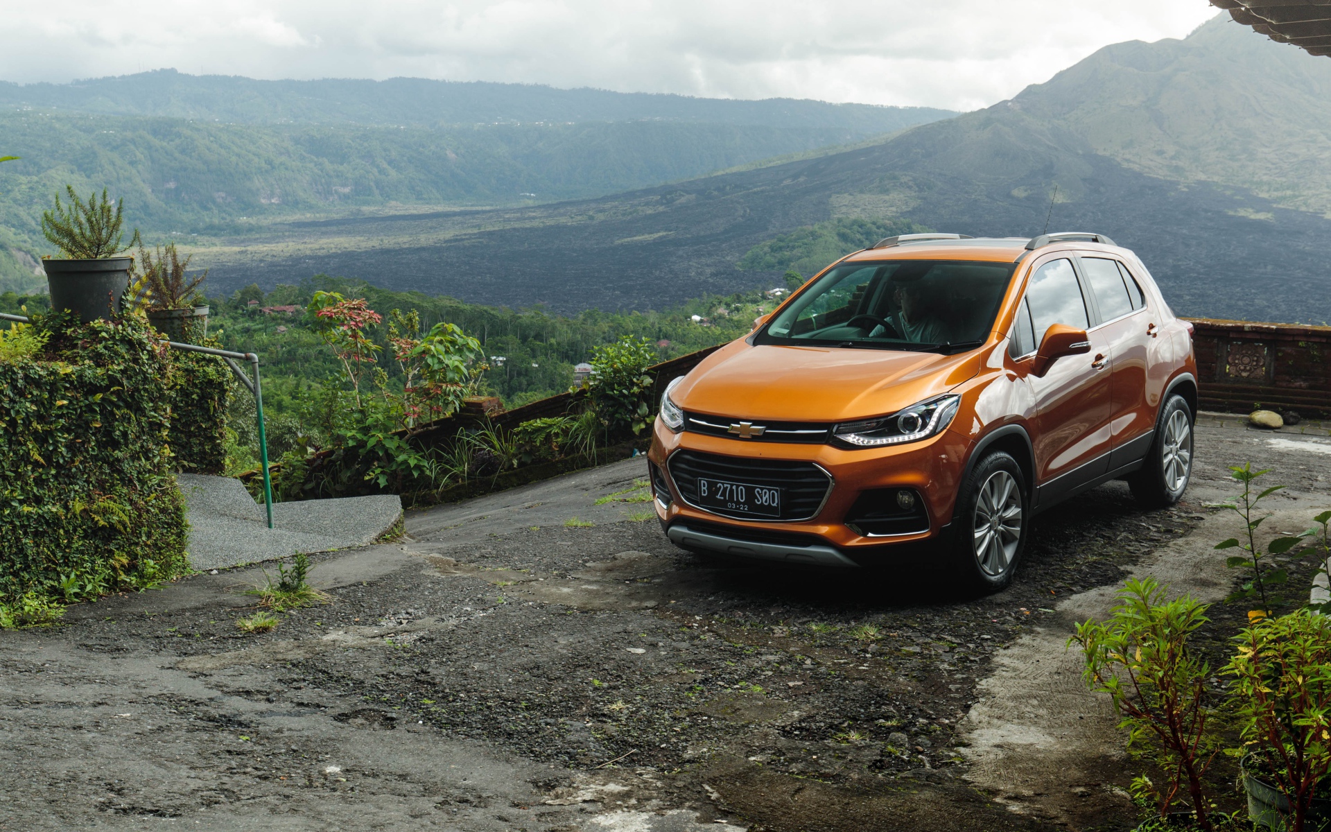 Автомобиль Chevrolet Trax Asia RHD, 2017 цвет оранжевый металлик 