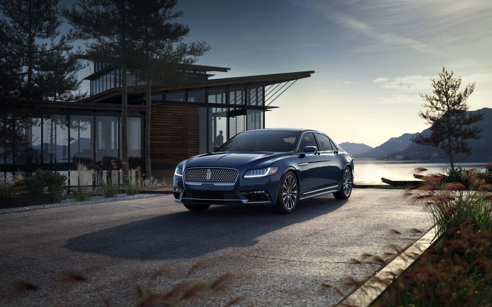 Стильный автомобиль Lincoln Continental, 2017 цвет синий металлик