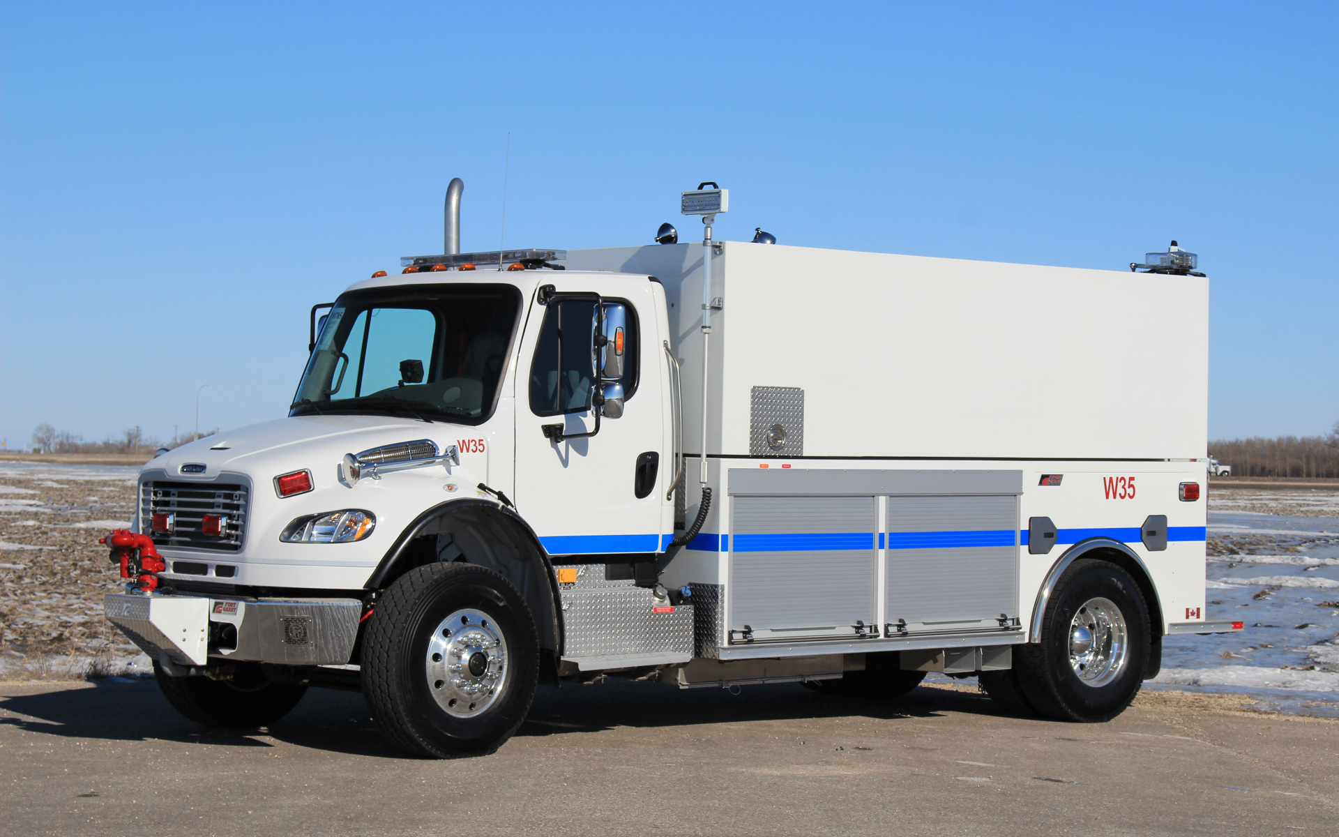 Грузовик Freightliner Business Class M2 106 Grusader Tanker, 2017 года