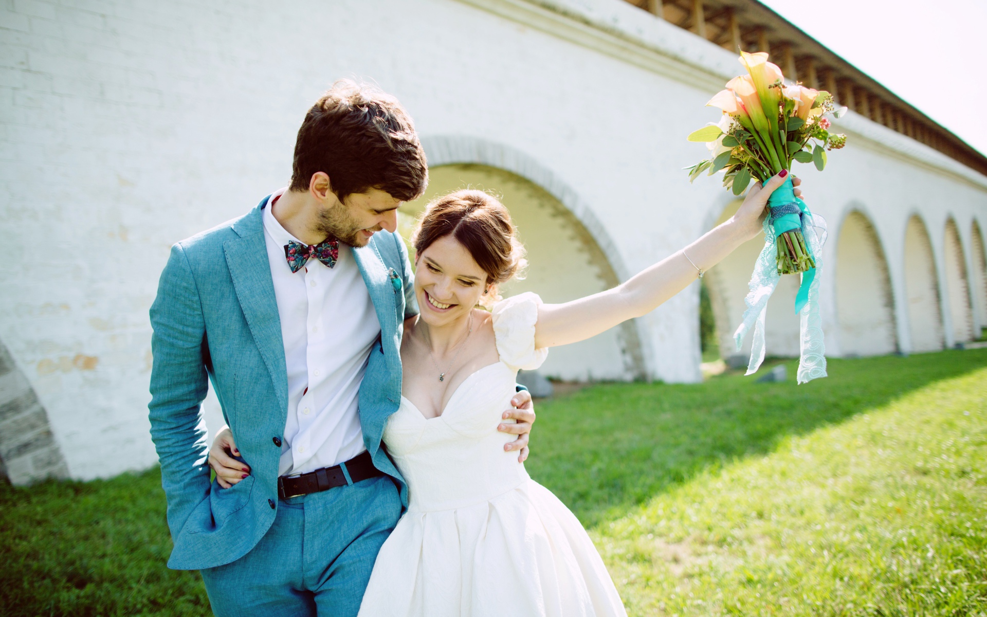 Влюбленные счастливые жених и невеста