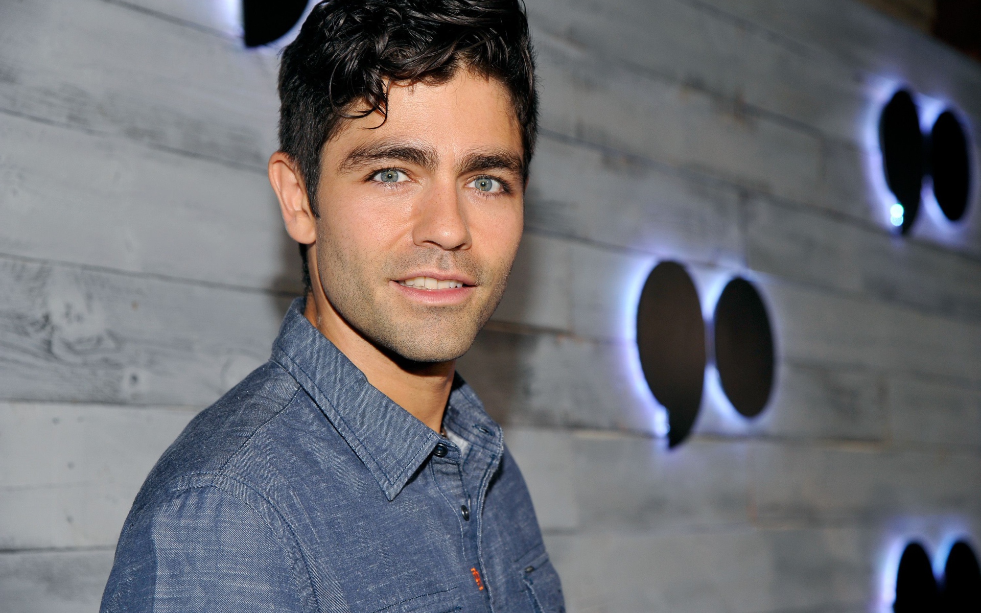 Популярный американский Эдриан Гренье