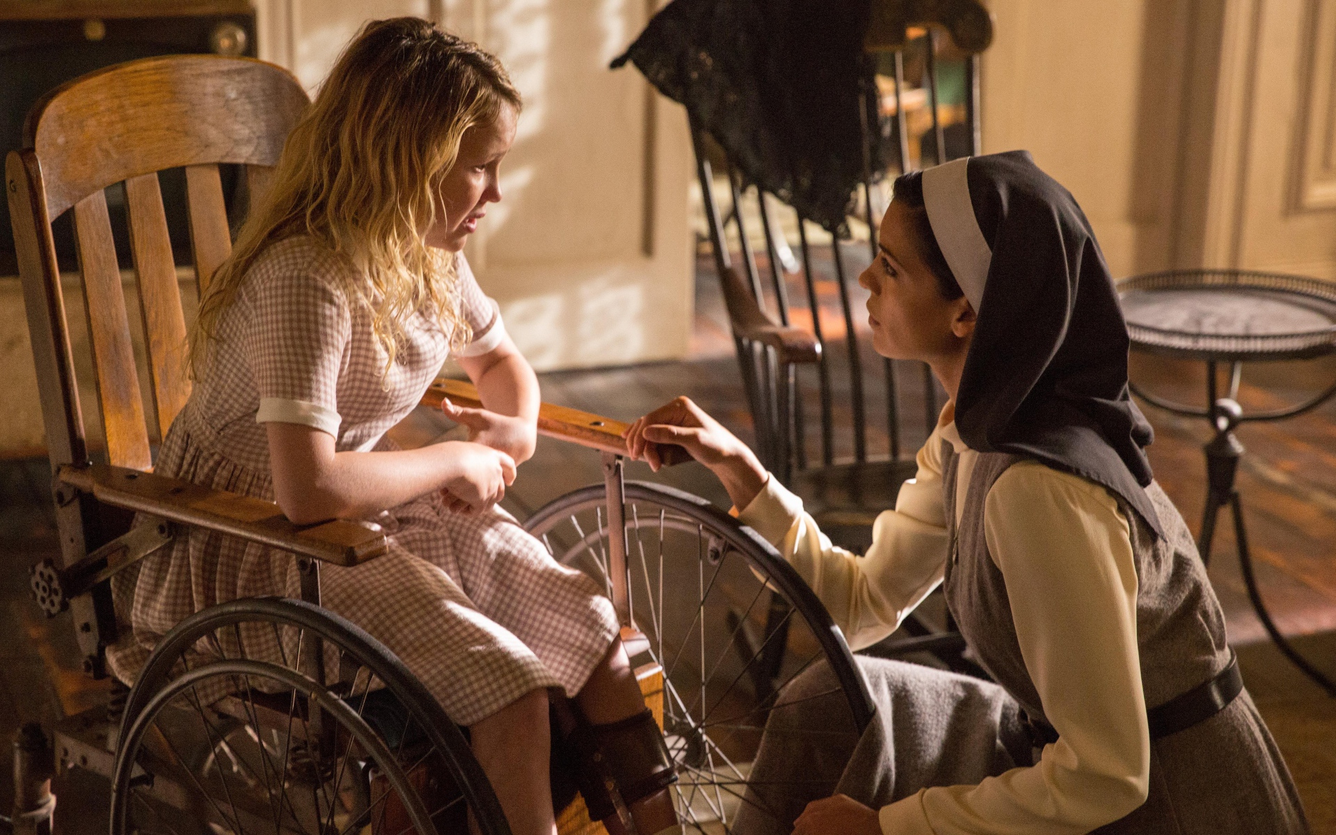 Персонажи фильма ужасов Проклятие Аннабель 2. Зарождение зла, 2017