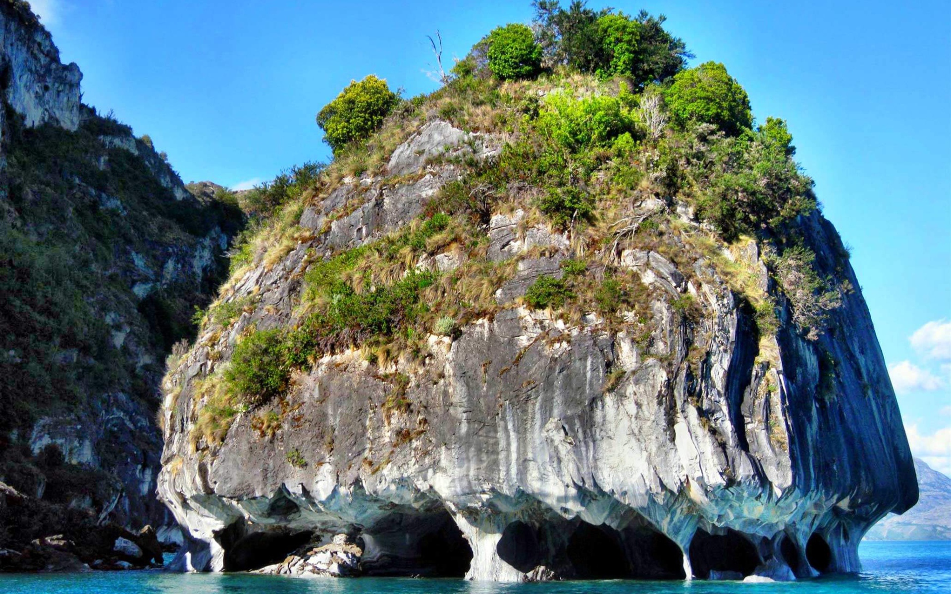 Необычная мраморная пещера, Чили 