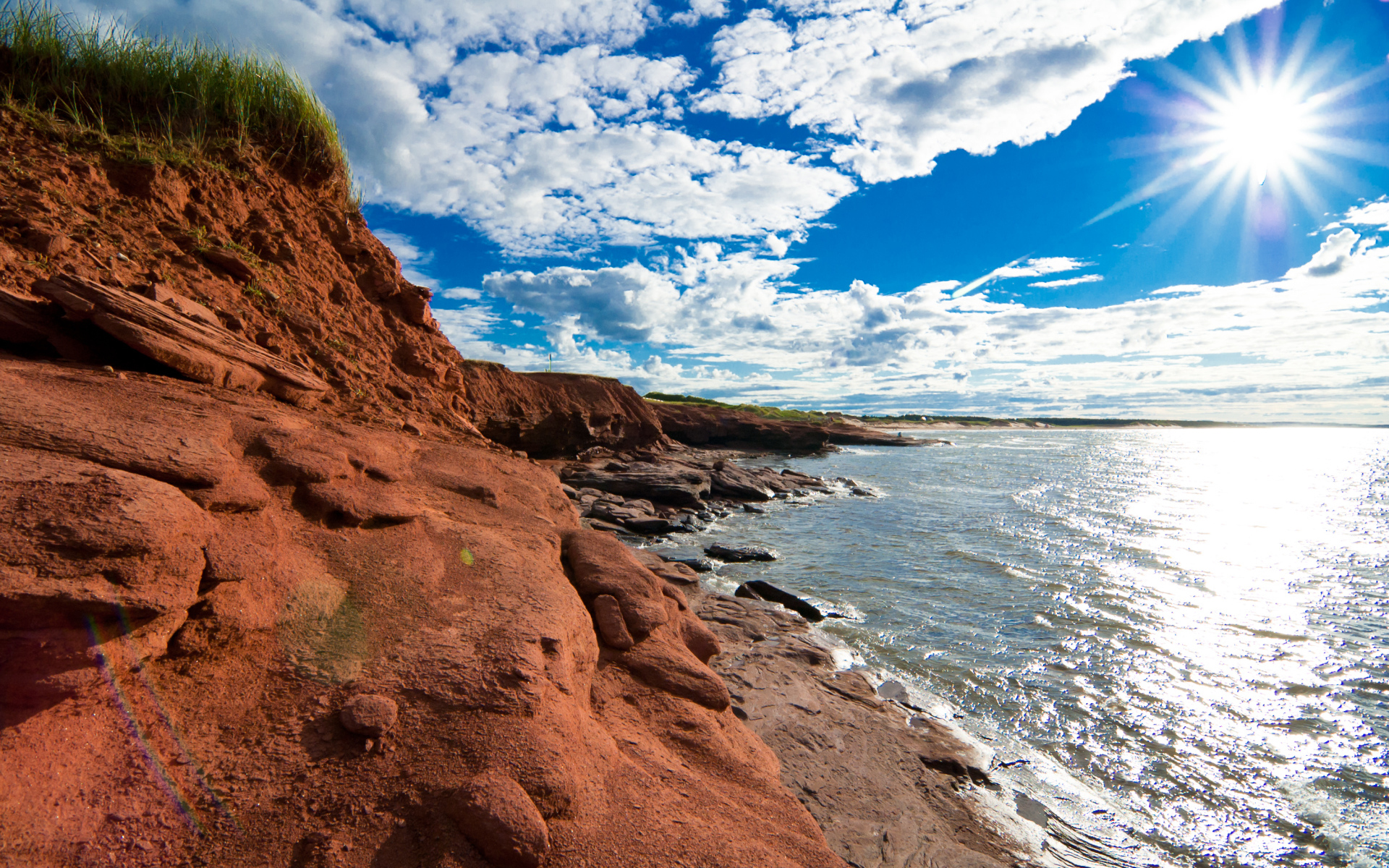 Национальный парк острова принца Эдуарда в лучах солнца, Канада 