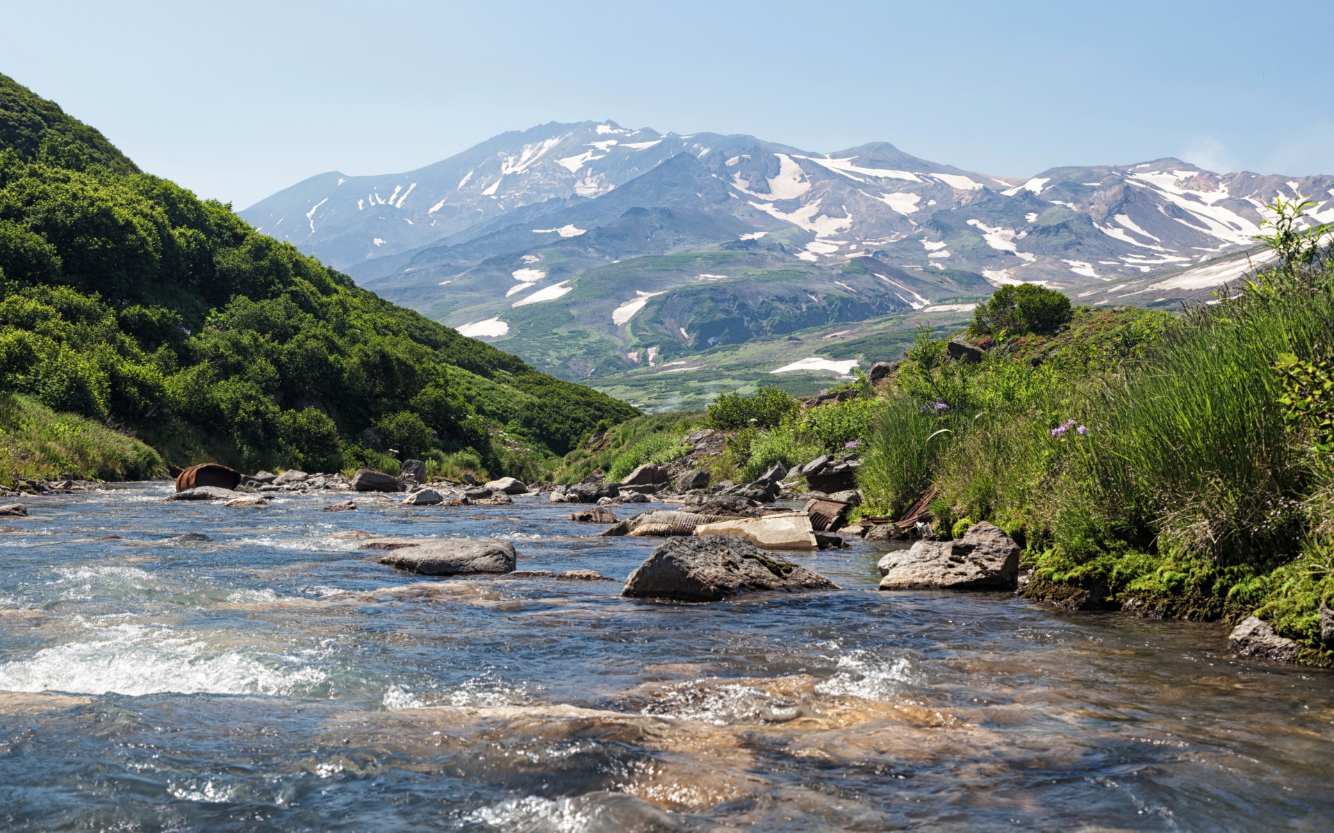 Живописный горный ручей, Камчатка Россия 