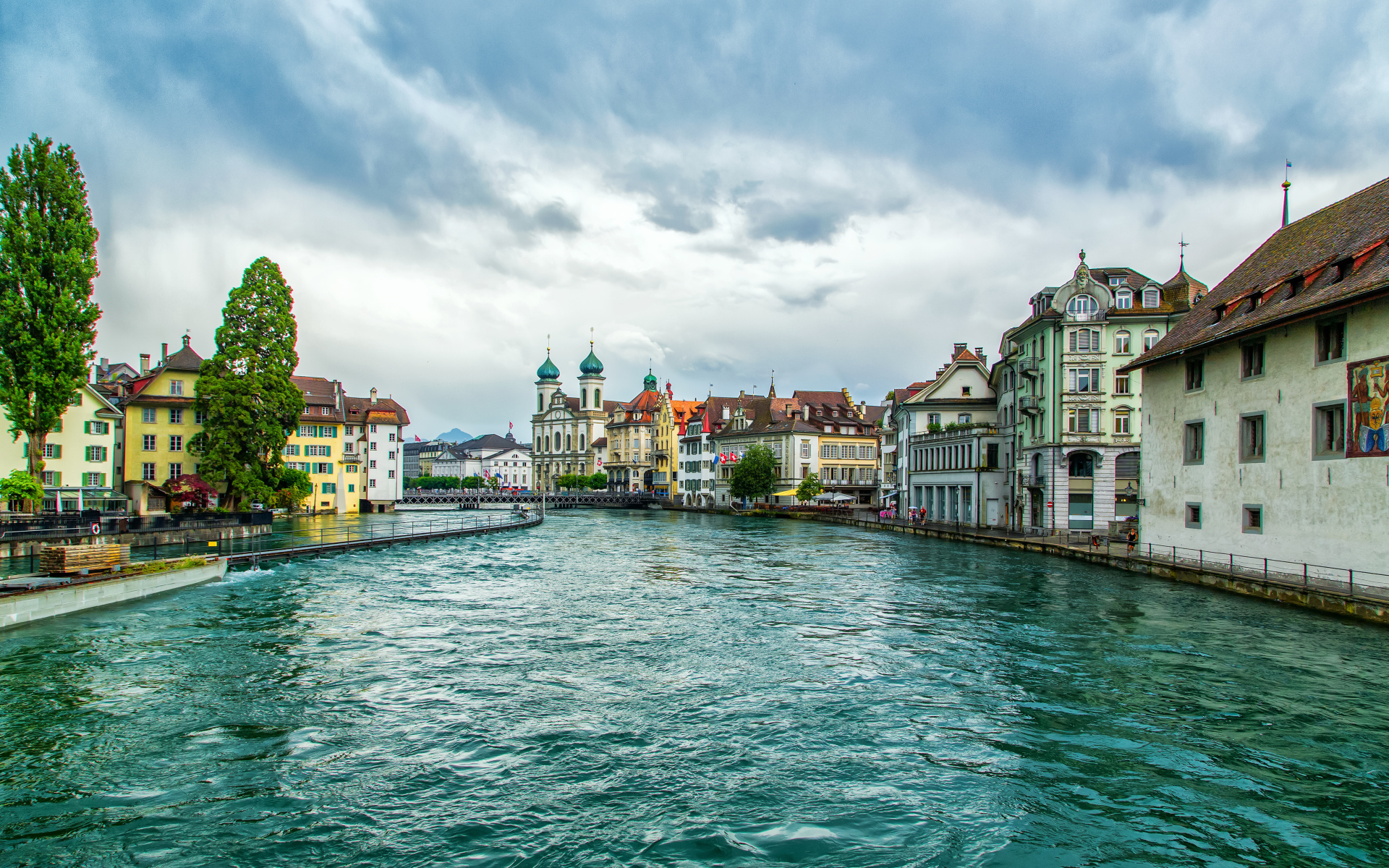 Город Люцерн на реке Ройс, Швейцария 
