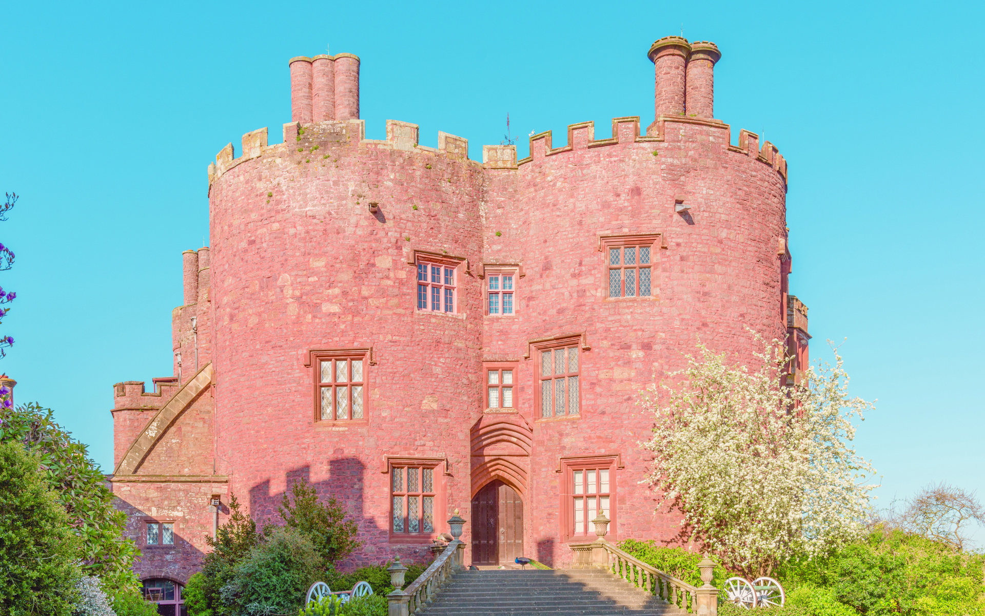 Замок Powis Castle в городе Уэлшпул, Уэльс. Великобритания 