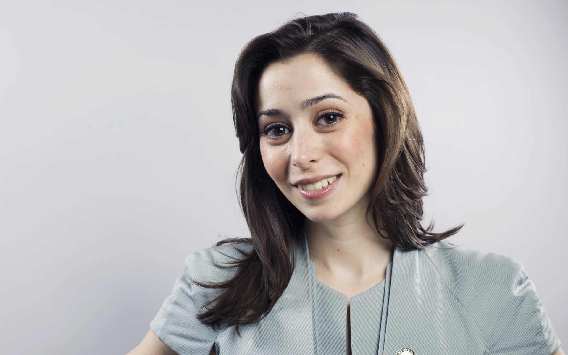 Актриса Кристин Милиоти фото на белом фоне