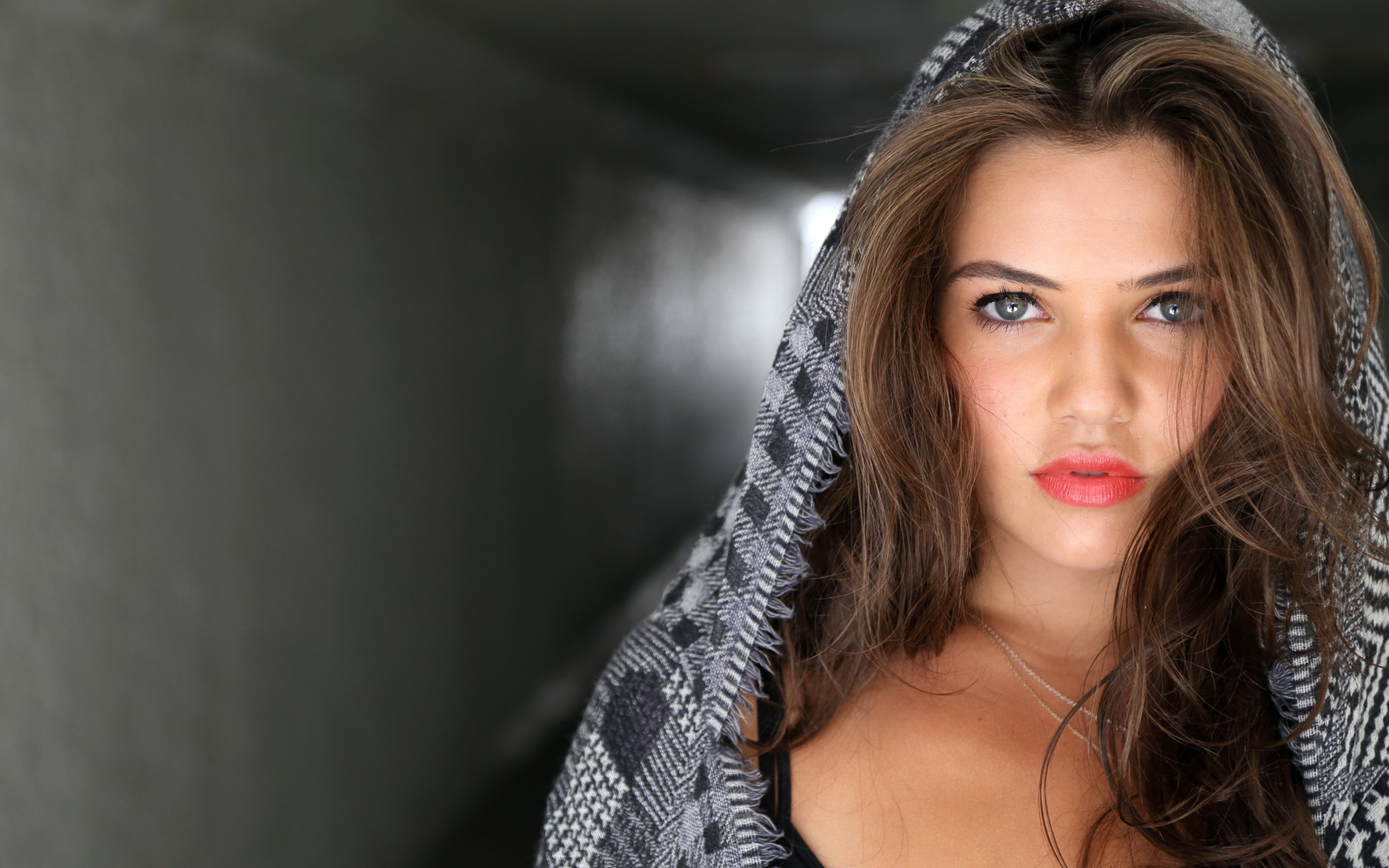 Манящий взгляд молодой актрисы Даниэль Кэмпбелл