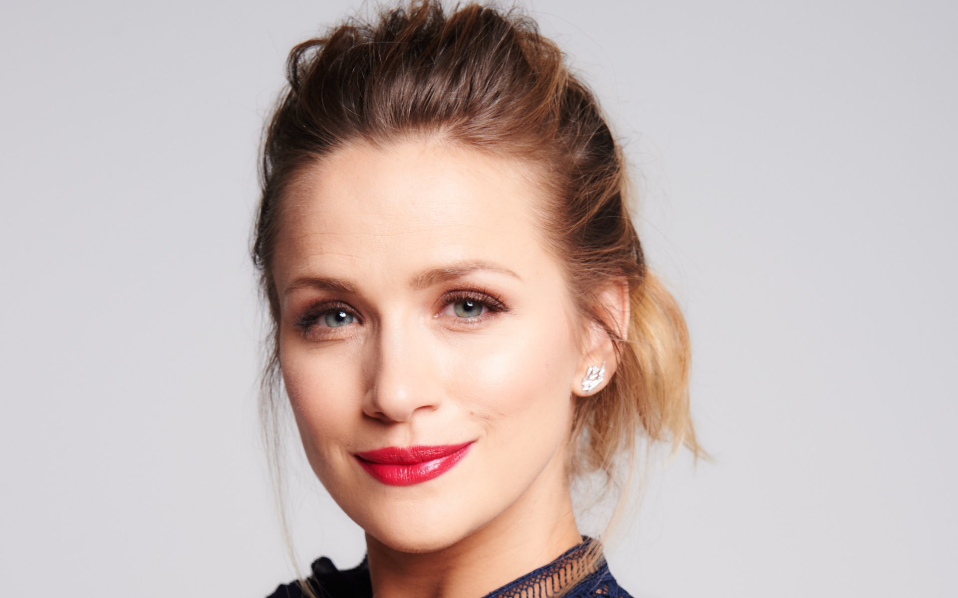 Милая актриса Шантель ВанСантен 