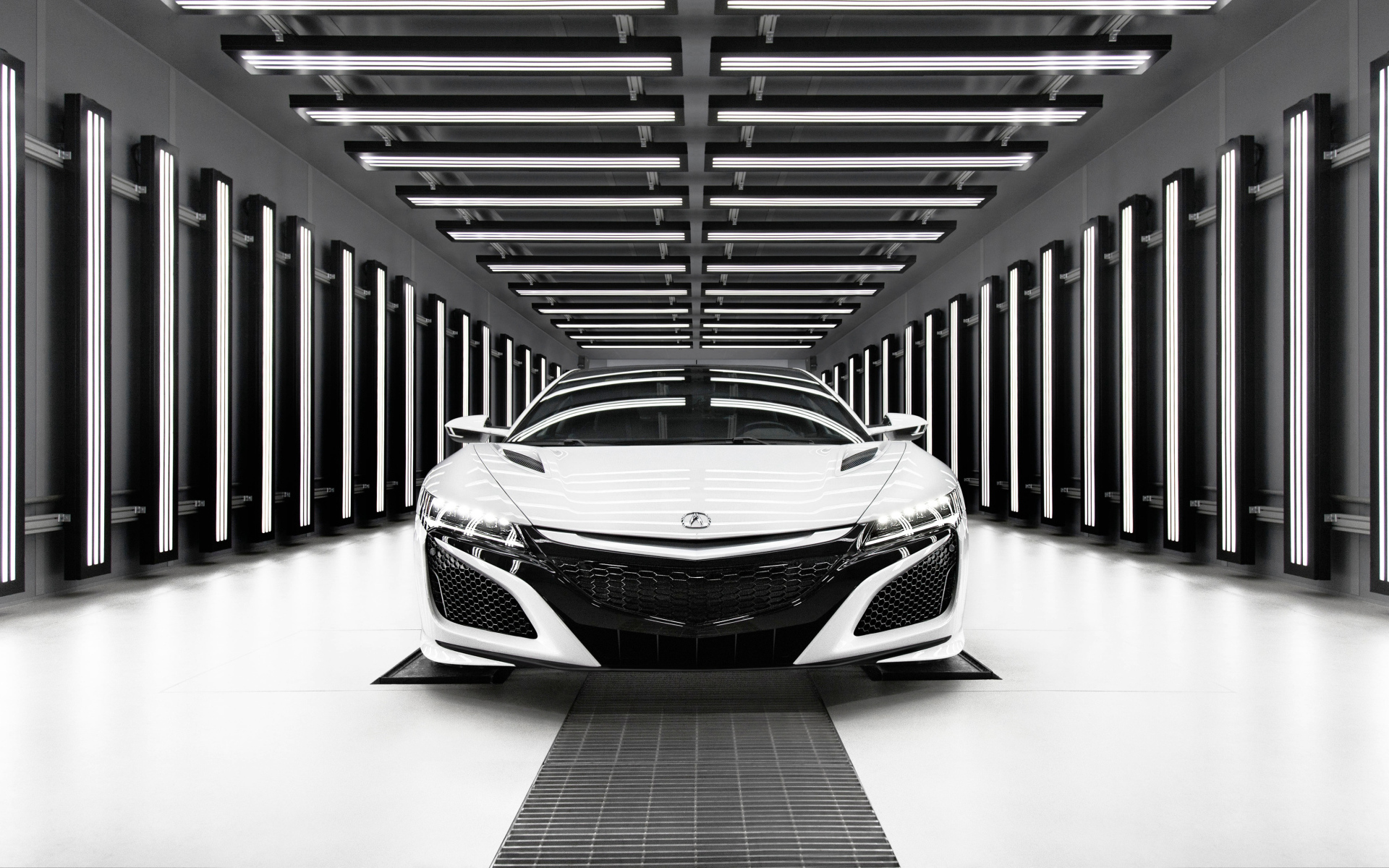 Белый автомобиль Acura NSX, 2019  вид спереди