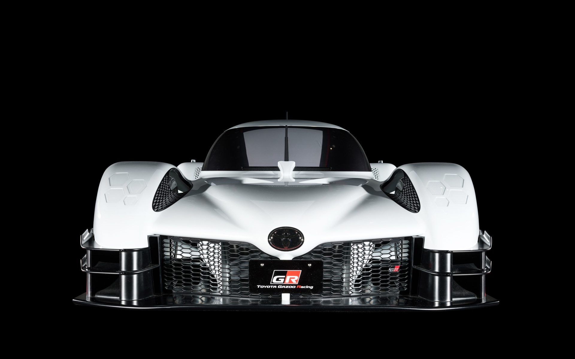 Белый спортивный автомобиль  Toyota GR Super Sport Concept, 2018 вид спереди