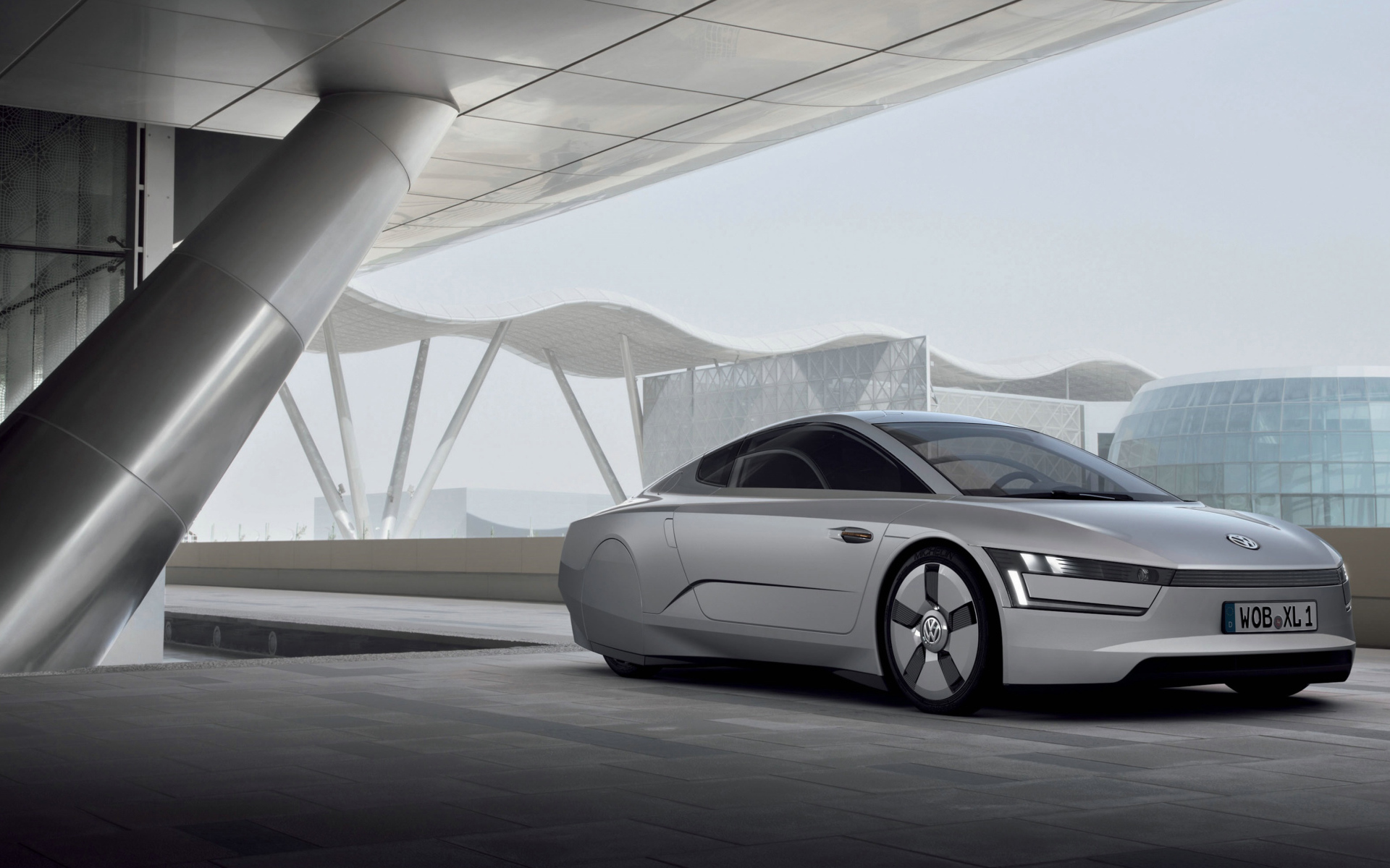 Серебристый Volkswagen XL1 Concept 2018 года