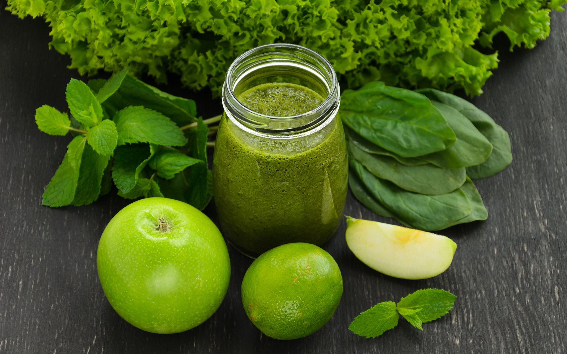 Green smoothies with apple, lime, greens
