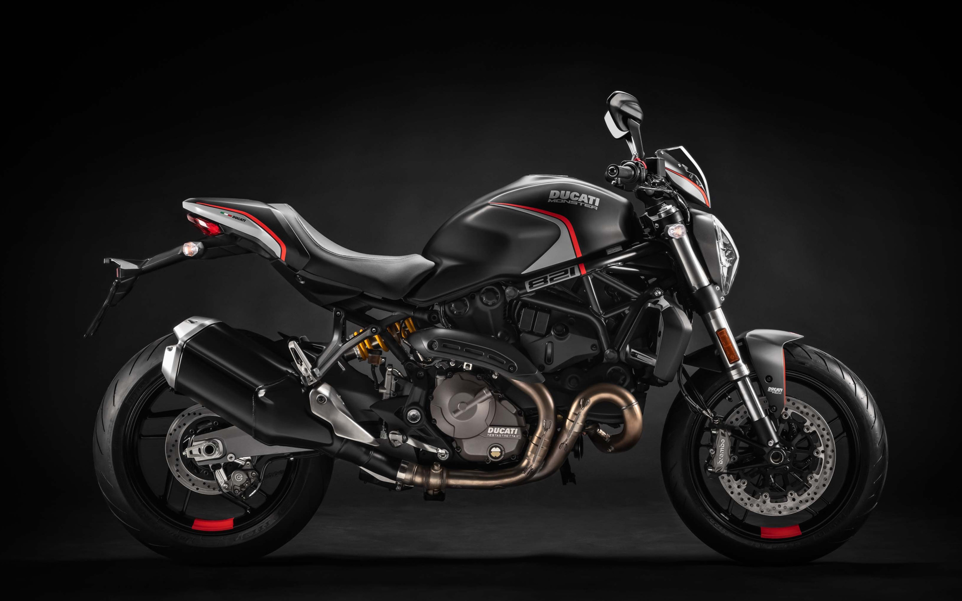 Мотоцикл Ducati Monster 821, 2019 года вид сбоку