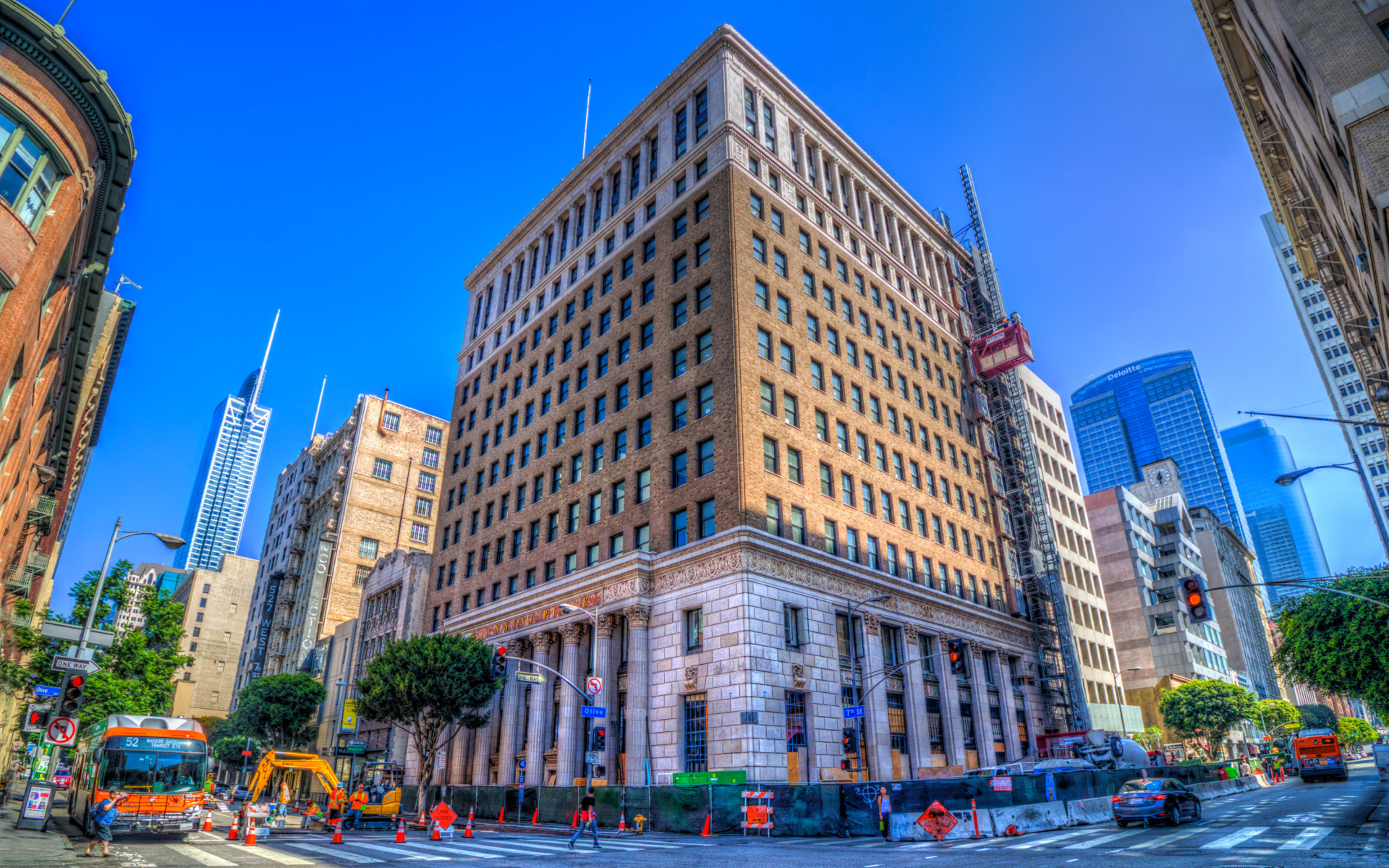 Небоскребы на улице, Калифорния. США