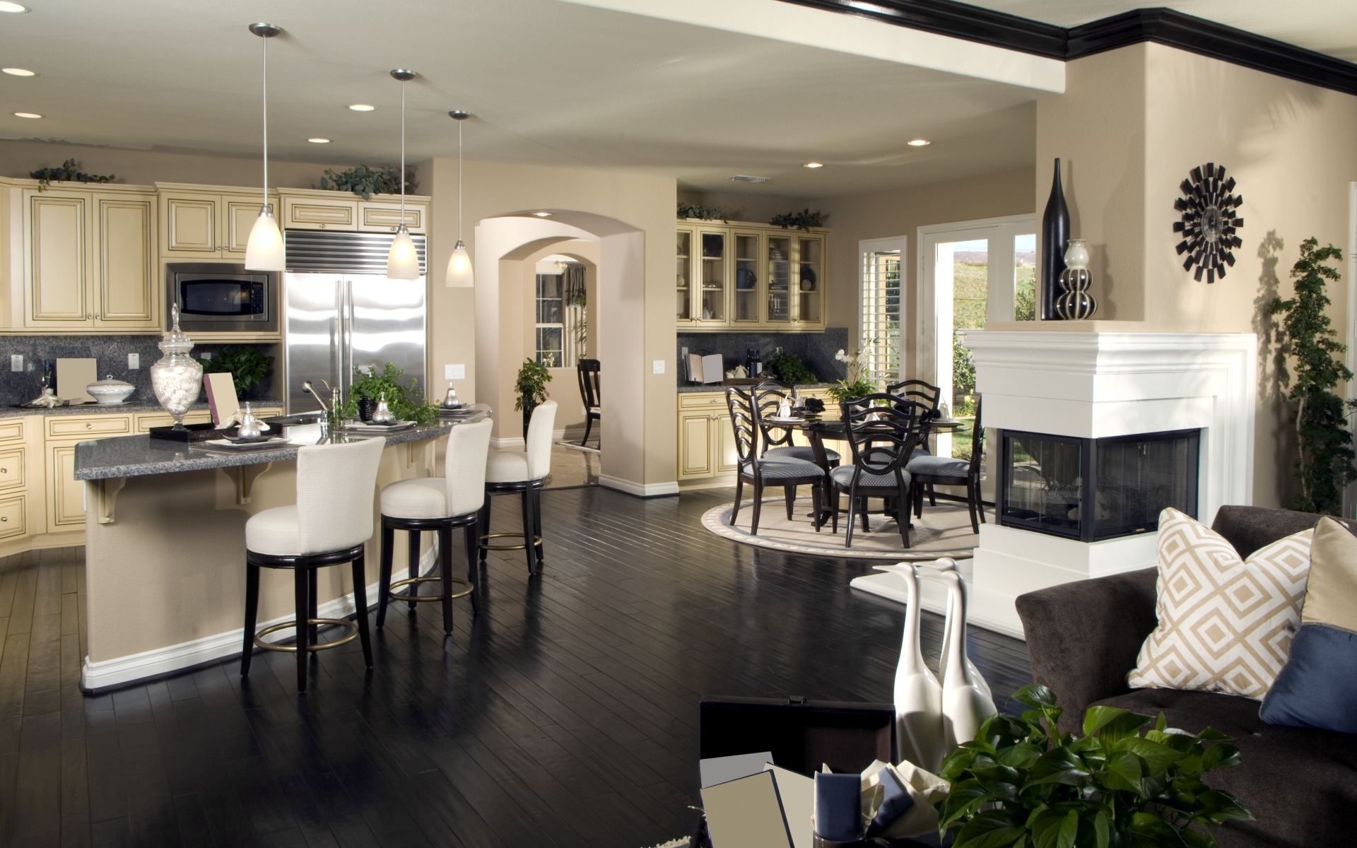 Красивая гостинная с кухней в пастельных тонах 