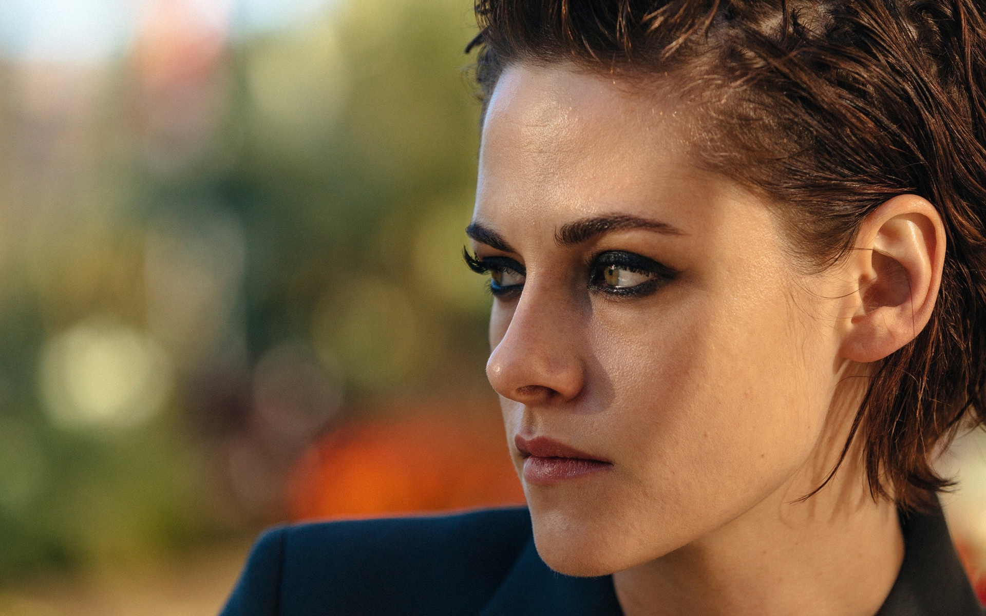 Молодая актриса Кристен Стюарт с короткой стрижкой