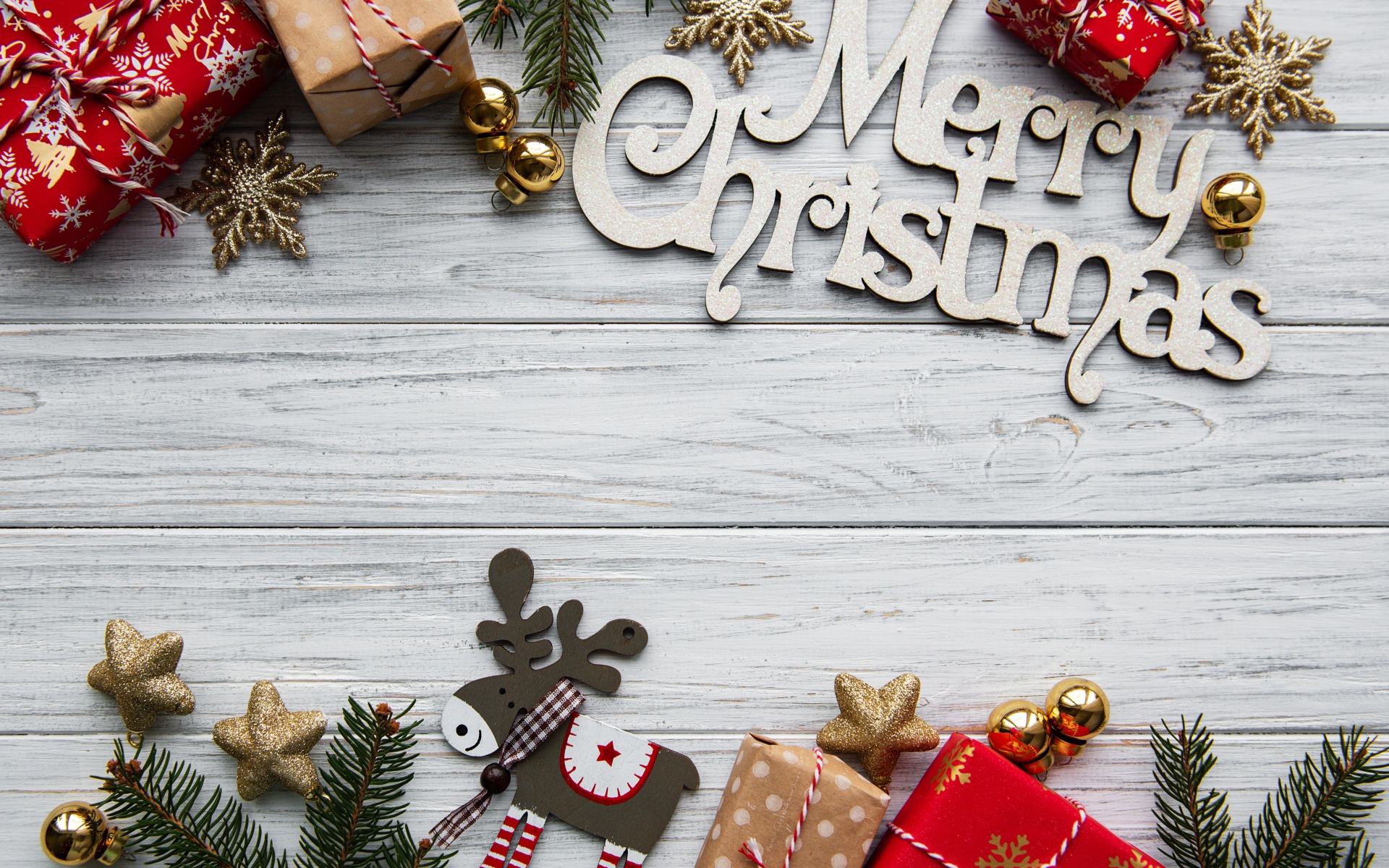 Открытка на Рождество на деревянном фоне