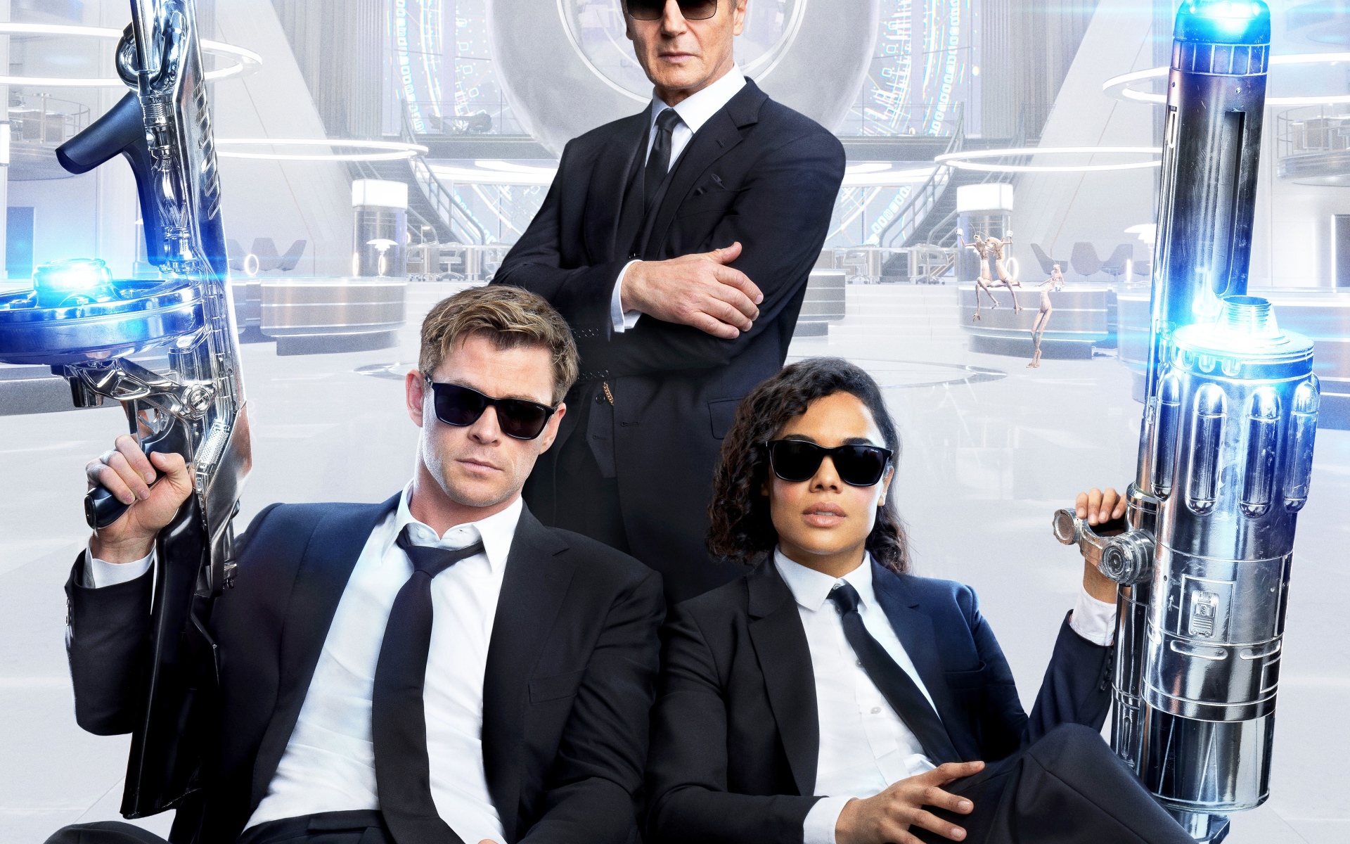 Постер комедийного фильма Люди в чёрном: Интернэшнл, 2019