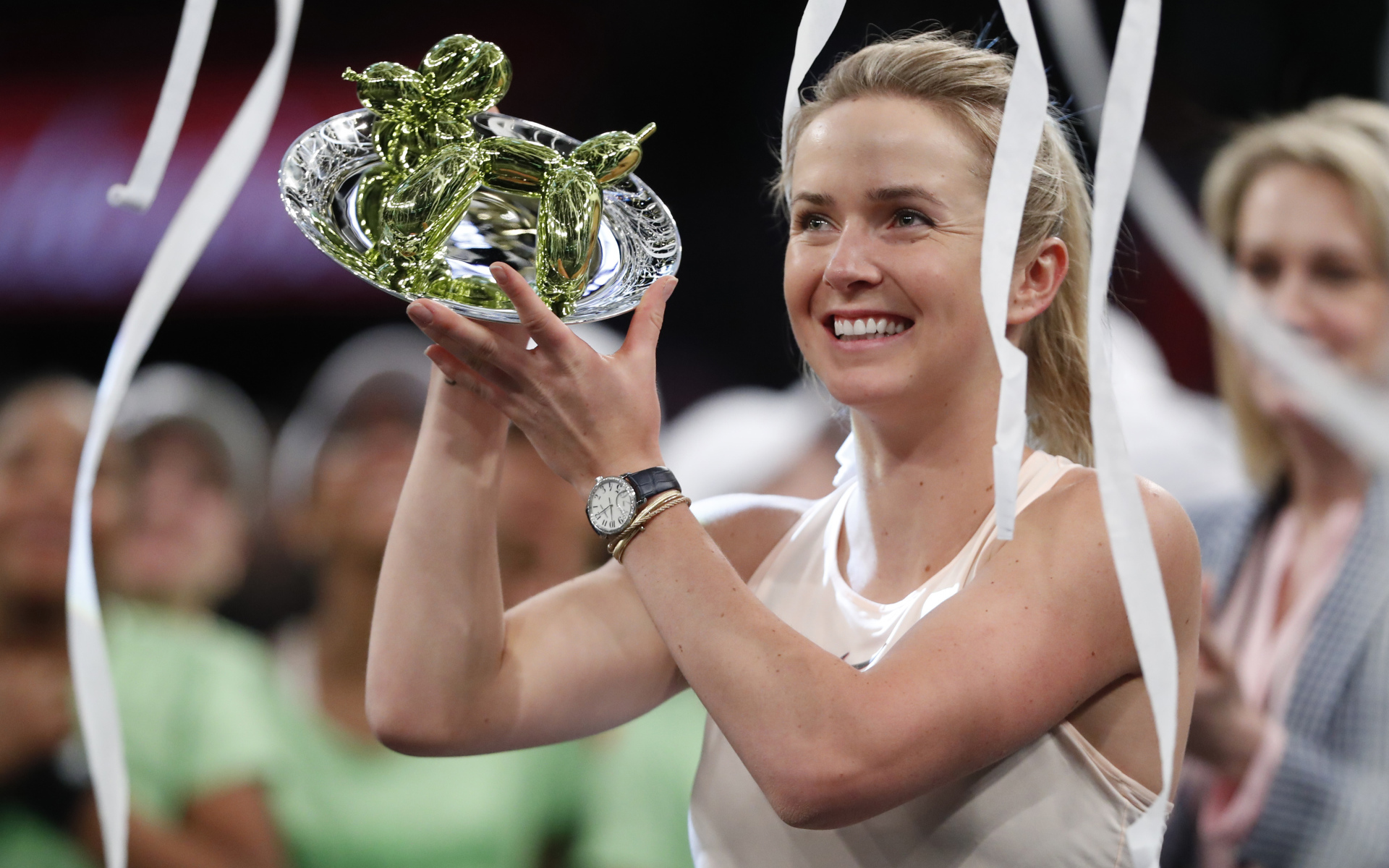 Теннисистка Элина Свитолина с наградой