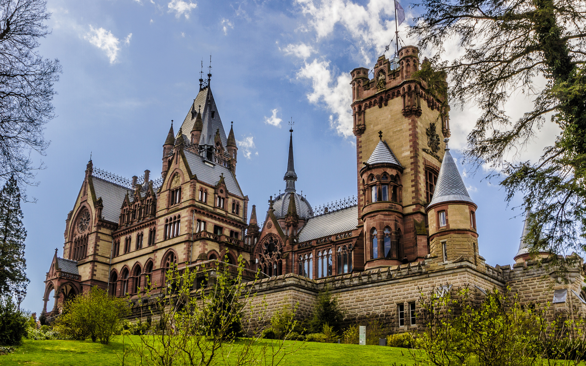 Замок Шлос Драхенбург,  город Кёнигсвинтере,Германия