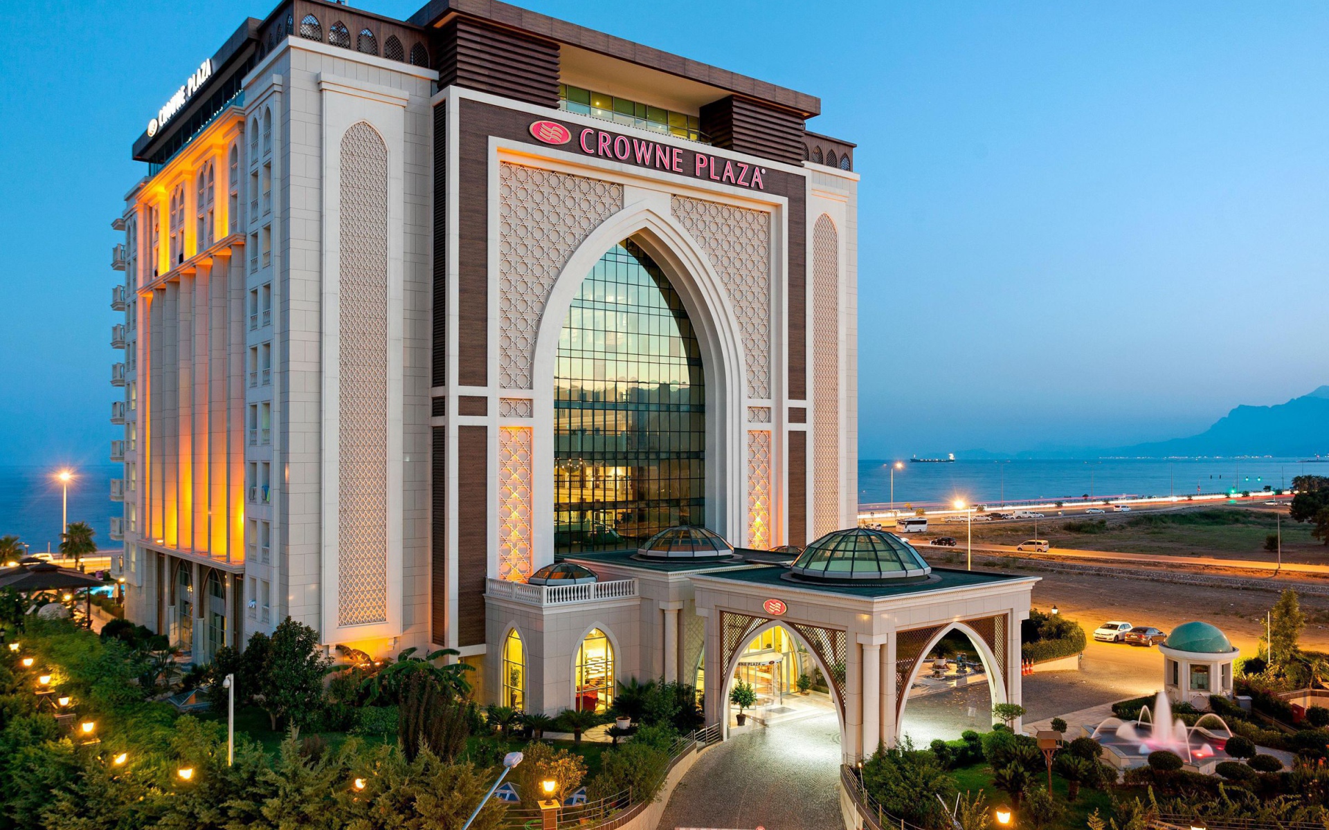 Красивый отель Кроун плаза Анталья, Турция
