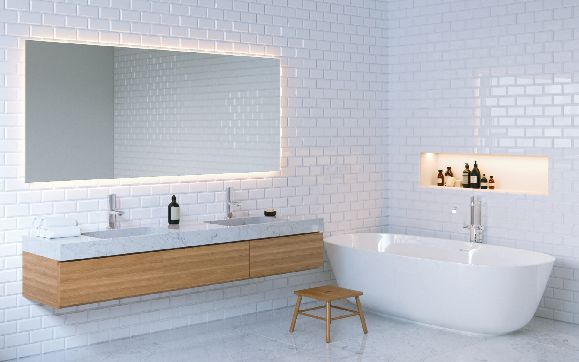 Ванная комната с белыми стенами и большим зеркалом 