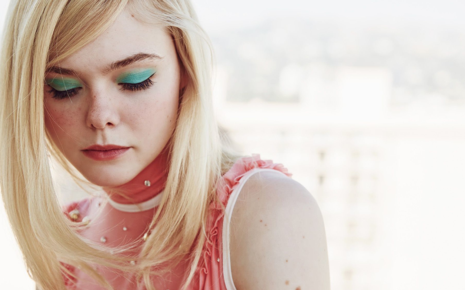 Красивая нежная блондинка, актриса Эль Фаннинг 