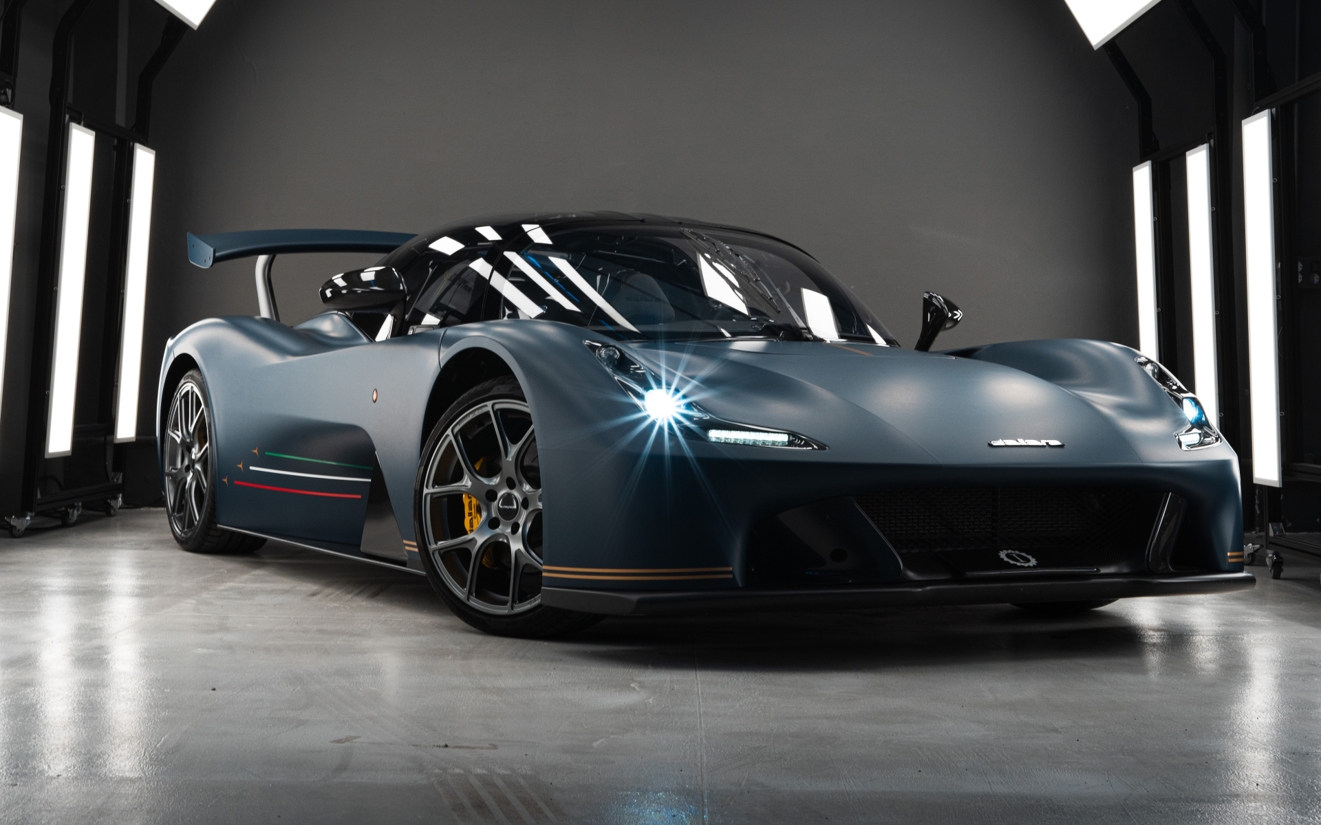 Спортивный автомобиль Dallara Stradale PAN LX,  2020 года