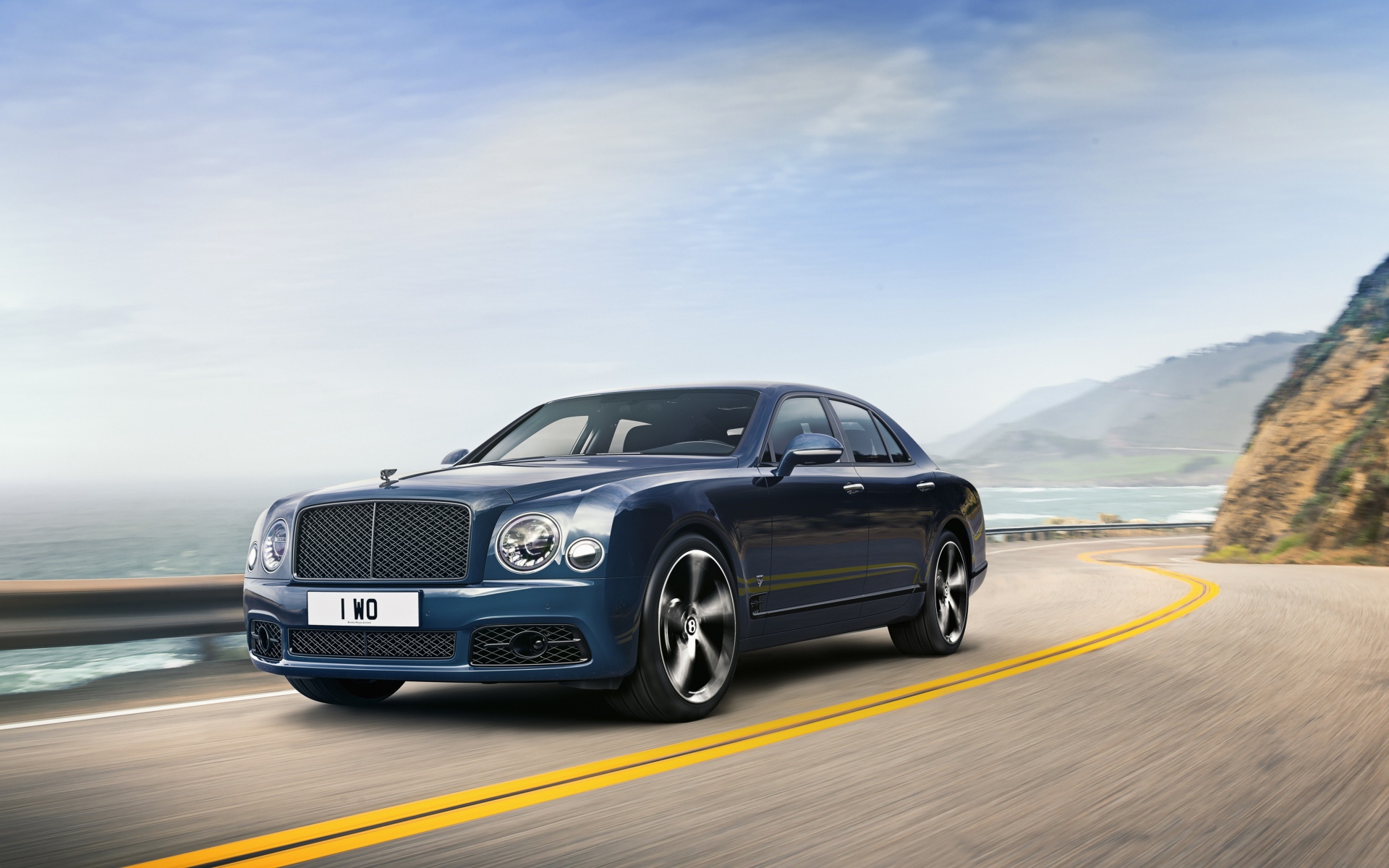 Стильный дорогой автомобиль Bentley Mulsanne Edition By Mulliner 2020 года 