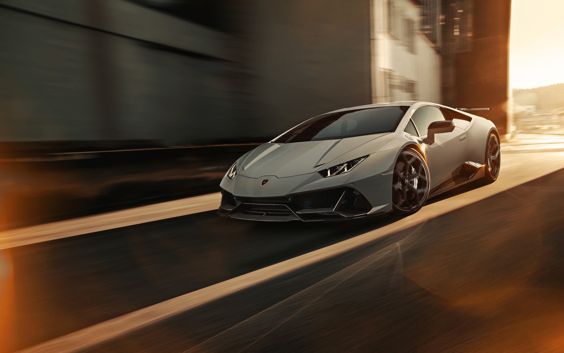 Дорогой автомобиль Lamborghini Huracan EVO 2020 года 